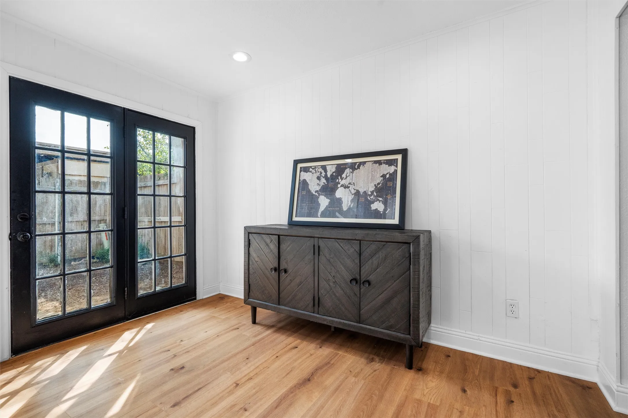 Dining area, leads to backyard