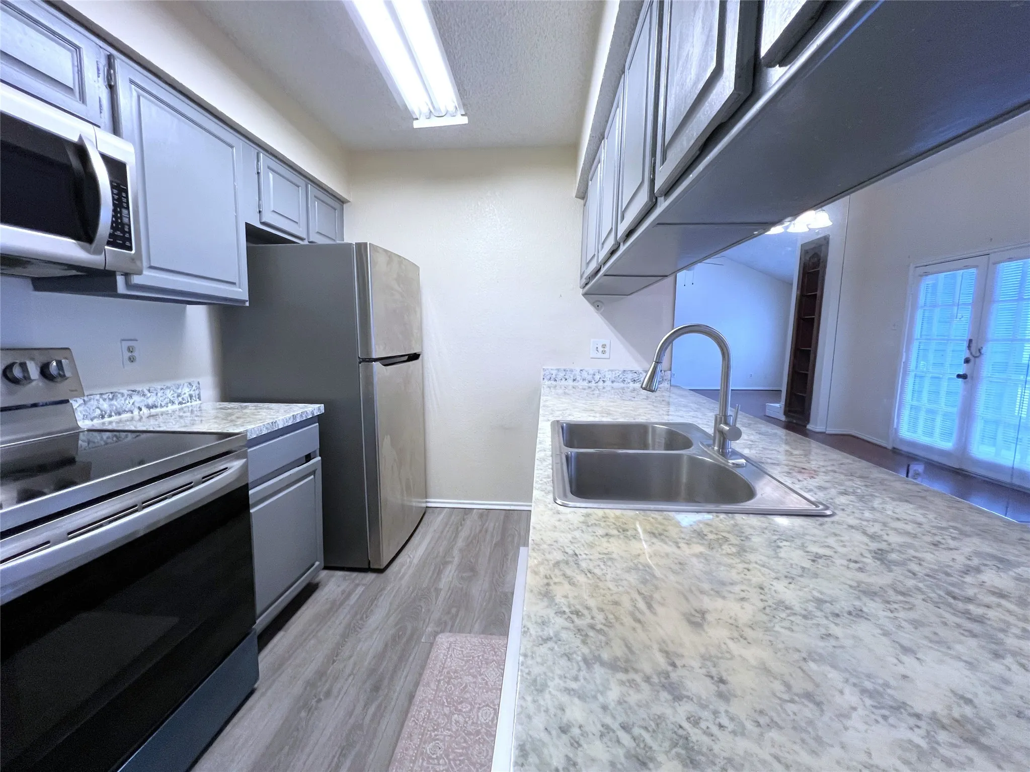 Condominium For Sale in Dallas County , 7525 Holly Hill Drive 10, Dallas, Texas 75231, 2 Bedroom, 2 Bathroom, Garage spaces, 1,069 Sqft, built in 1980, mls#21367869, Real Estate Agent in Dallas, Homes For Sale in Dallas county, Homes For Sale in Dallas, Realtor in Dallas Texas, Real Estate Brokerage Independent Realty Texas, Luminita Cordes Realtor
