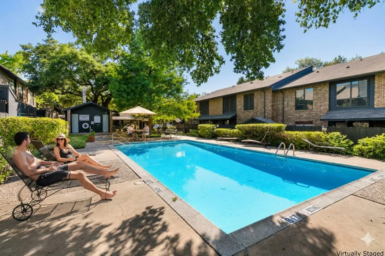 Condominium For Sale in Dallas County , 7525 Holly Hill Drive 10, Dallas, Texas 75231, 2 Bedroom, 2 Bathroom, Garage spaces, 1,069 Sqft, built in 1980, mls#21367869, Real Estate Agent in Dallas, Homes For Sale in Dallas county, Homes For Sale in Dallas, Realtor in Dallas Texas, Real Estate Brokerage Independent Realty Texas, Luminita Cordes Realtor