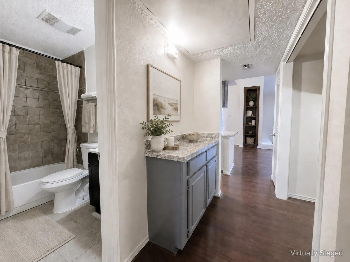 Condominium For Sale in Dallas County , 7525 Holly Hill Drive 10, Dallas, Texas 75231, 2 Bedroom, 2 Bathroom, Garage spaces, 1,069 Sqft, built in 1980, mls#21367869, Real Estate Agent in Dallas, Homes For Sale in Dallas county, Homes For Sale in Dallas, Realtor in Dallas Texas, Real Estate Brokerage Independent Realty Texas, Luminita Cordes Realtor