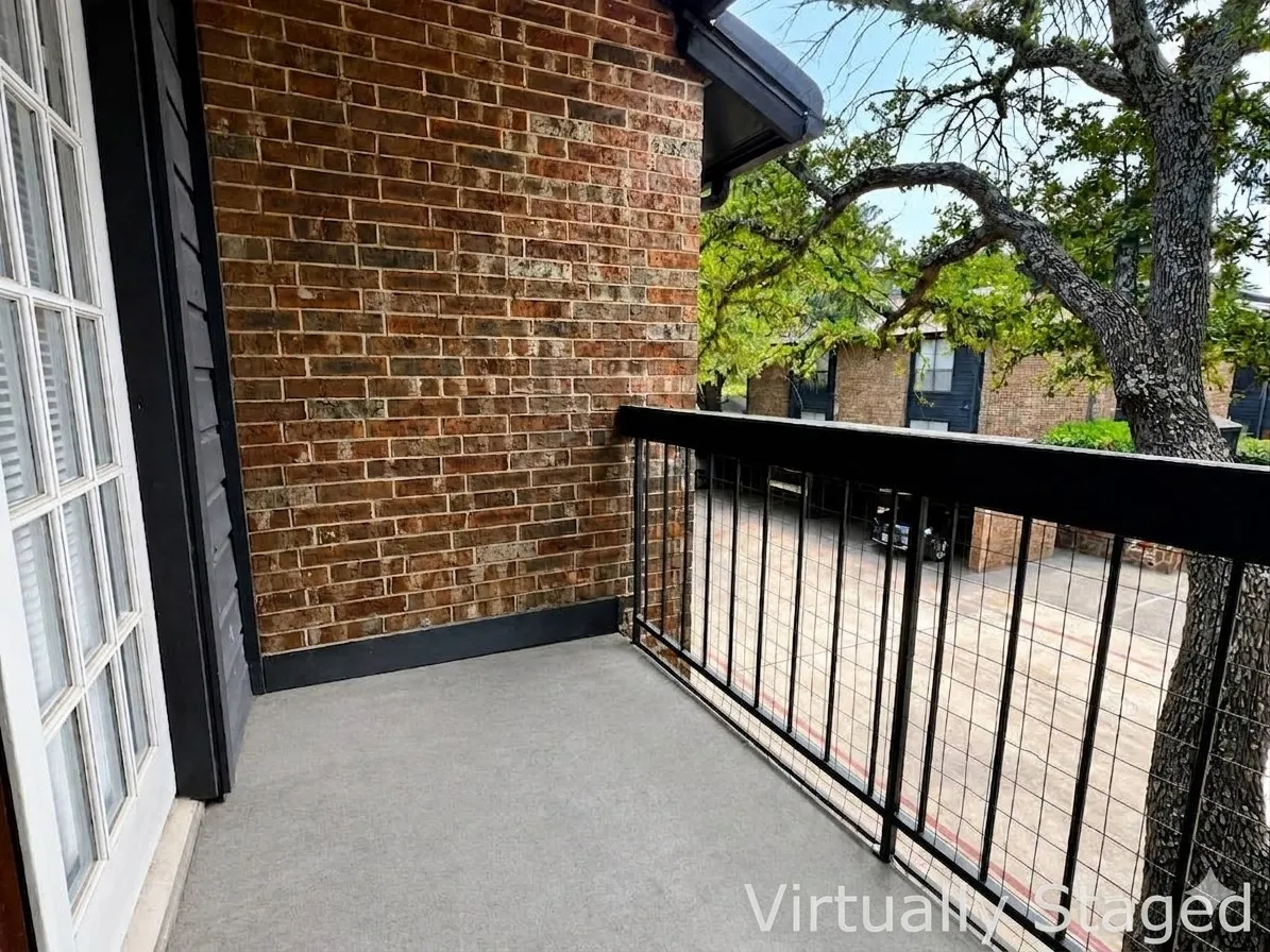 Condominium For Sale in Dallas County , 7525 Holly Hill Drive 10, Dallas, Texas 75231, 2 Bedroom, 2 Bathroom, Garage spaces, 1,069 Sqft, built in 1980, mls#21367869, Real Estate Agent in Dallas, Homes For Sale in Dallas county, Homes For Sale in Dallas, Realtor in Dallas Texas, Real Estate Brokerage Independent Realty Texas, Luminita Cordes Realtor