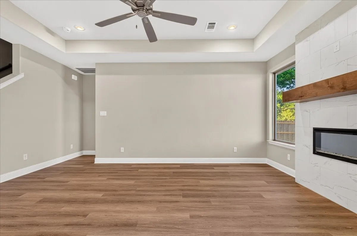 Single Family Residence For Sale in Wise County , 213 S Atwood Street, Boyd, Texas 76023, 3 Bedroom, 3 Bathroom, 2 Garage spaces, 2,205 Sqft, built in 2026, mls#21371218, Real Estate Agent in Boyd, Homes For Sale in Wise county, Homes For Sale in Boyd, Realtor in Boyd Texas, Real Estate Brokerage Independent Realty Texas, Luminita Cordes Realtor