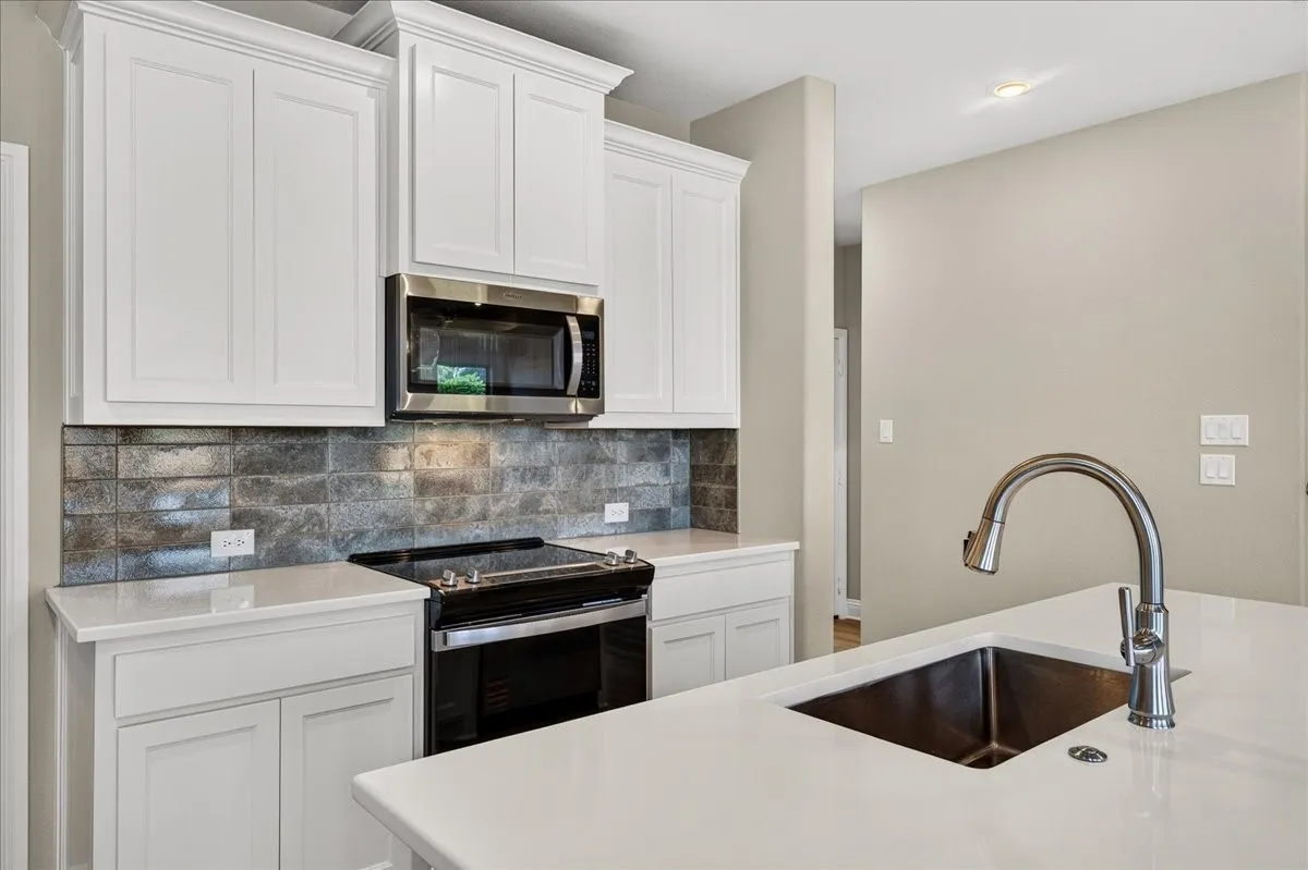 Single Family Residence For Sale in Wise County , 213 S Atwood Street, Boyd, Texas 76023, 3 Bedroom, 3 Bathroom, 2 Garage spaces, 2,205 Sqft, built in 2026, mls#21371218, Real Estate Agent in Boyd, Homes For Sale in Wise county, Homes For Sale in Boyd, Realtor in Boyd Texas, Real Estate Brokerage Independent Realty Texas, Luminita Cordes Realtor