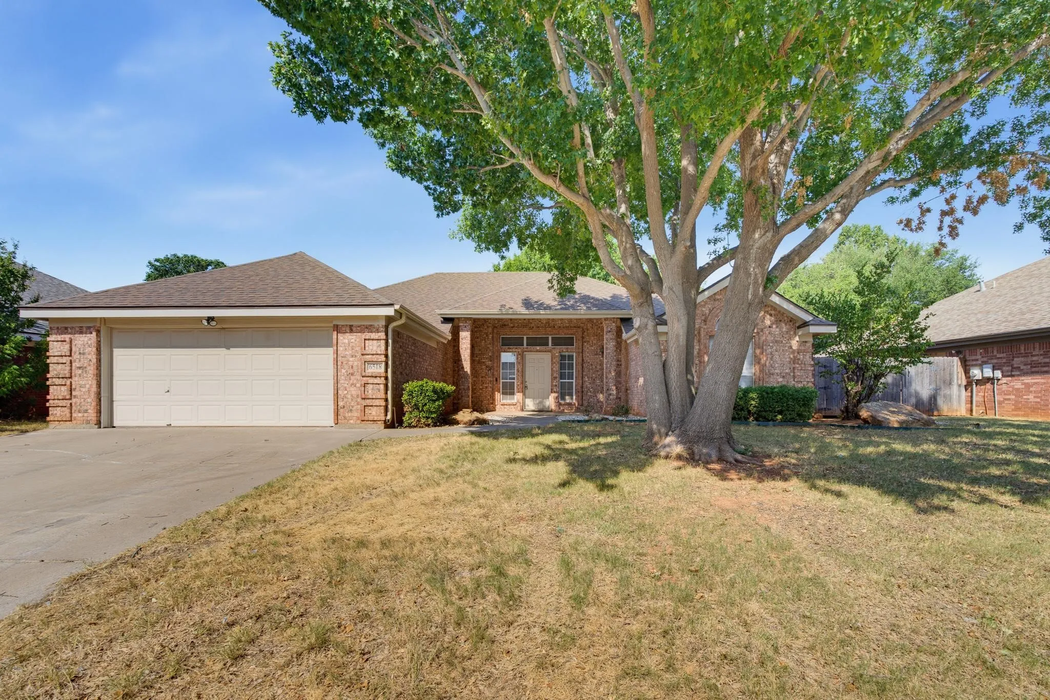 Single Family Residence For Sale in Taylor County , 6518 Todd Run, Abilene, Texas 79606, 4 Bedroom, 2 Bathroom, 2 Garage spaces, 1,928 Sqft, built in 2000, mls#21368276, Real Estate Agent in Abilene, Homes For Sale in Taylor county, Homes For Sale in Abilene, Realtor in Abilene Texas, Real Estate Brokerage Independent Realty Texas, Luminita Cordes Realtor