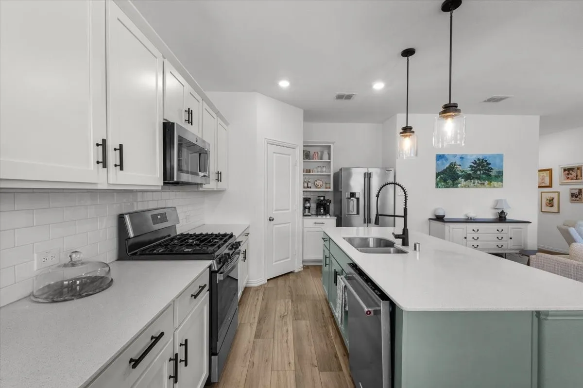 Single Family Residence For Rent in Tarrant County , 2520 Goodrich Road, Fort Worth, Texas 76179, 4 Bedroom, 2 Bathroom, 2 Garage spaces, 1,970 Sqft, built in 2023, mls#21371233, Real Estate Agent in Fort Worth, Homes For Rent in Tarrant county, Homes For Rent in Fort Worth, Realtor in Fort Worth Texas, Real Estate Brokerage Independent Realty Texas, Luminita Cordes Realtor