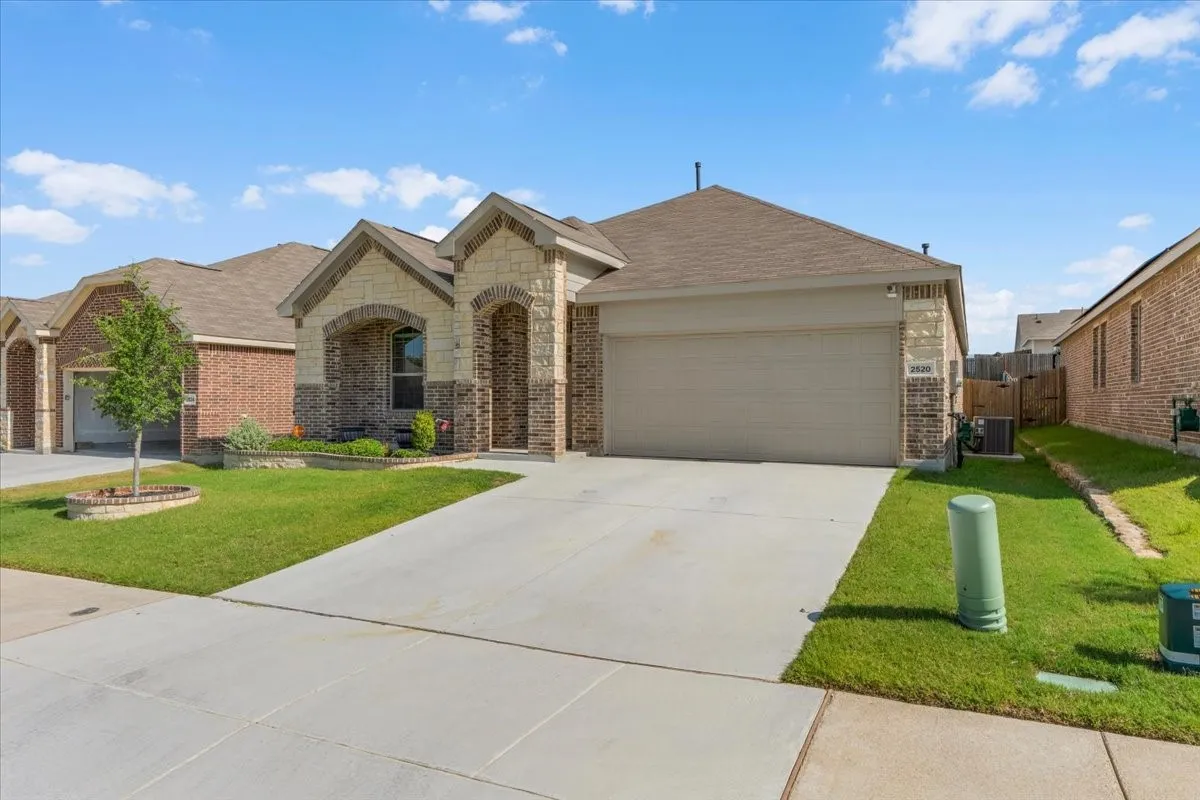 Single Family Residence For Rent in Tarrant County , 2520 Goodrich Road, Fort Worth, Texas 76179, 4 Bedroom, 2 Bathroom, 2 Garage spaces, 1,970 Sqft, built in 2023, mls#21371233, Real Estate Agent in Fort Worth, Homes For Rent in Tarrant county, Homes For Rent in Fort Worth, Realtor in Fort Worth Texas, Real Estate Brokerage Independent Realty Texas, Luminita Cordes Realtor