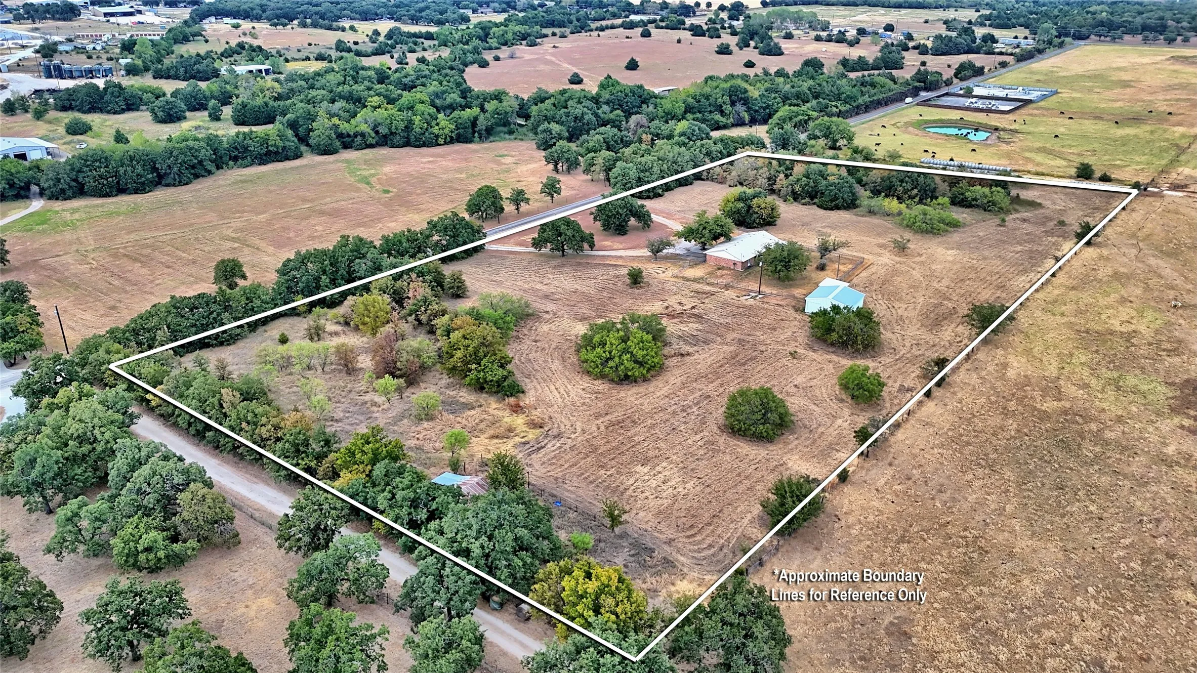 Single Family Residence For Sale in Montague County , 437 Jakes Road, Bowie, Texas 76230, 3 Bedroom, 2 Bathroom, 2 Garage spaces, 1,781 Sqft, built in 1976, mls#21371170, Real Estate Agent in Bowie, Homes For Sale in Montague county, Homes For Sale in Bowie, Realtor in Bowie Texas, Real Estate Brokerage Independent Realty Texas, Luminita Cordes Realtor