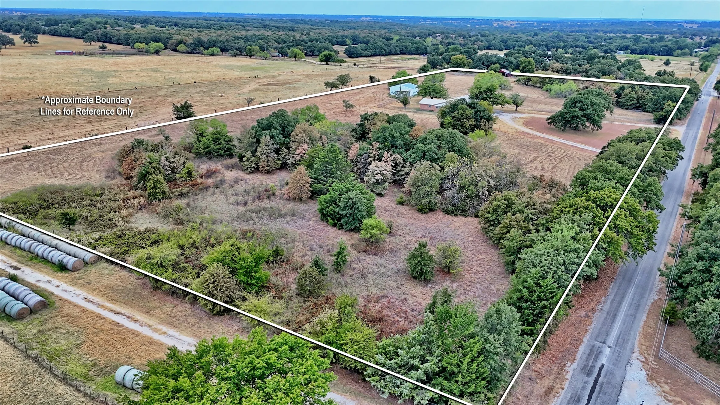 Single Family Residence For Sale in Montague County , 437 Jakes Road, Bowie, Texas 76230, 3 Bedroom, 2 Bathroom, 2 Garage spaces, 1,781 Sqft, built in 1976, mls#21371170, Real Estate Agent in Bowie, Homes For Sale in Montague county, Homes For Sale in Bowie, Realtor in Bowie Texas, Real Estate Brokerage Independent Realty Texas, Luminita Cordes Realtor