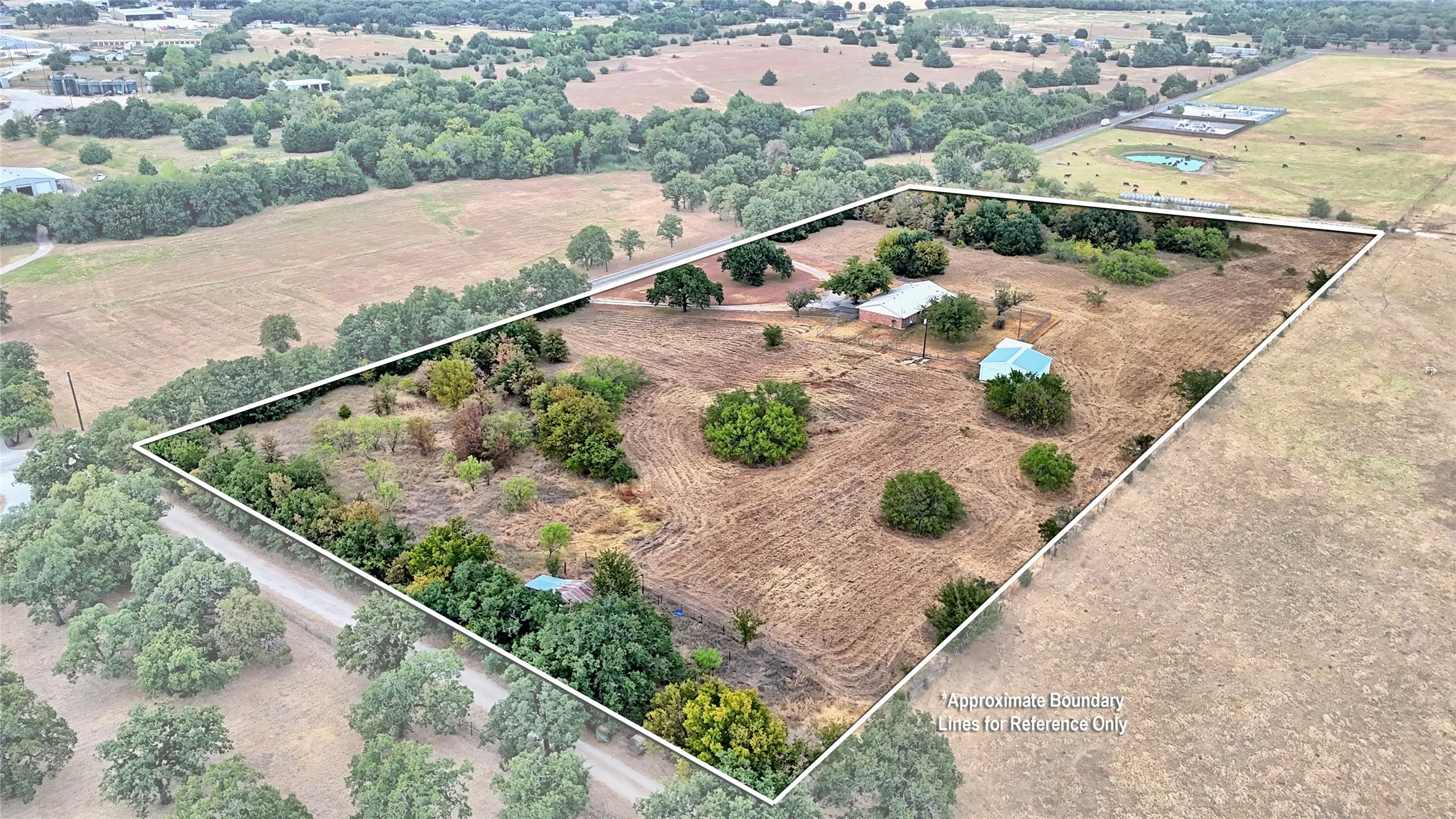 Single Family Residence For Sale in Montague County , 437 Jakes Road, Bowie, Texas 76230, 3 Bedroom, 2 Bathroom, 2 Garage spaces, 1,781 Sqft, built in 1976, mls#21371170, Real Estate Agent in Bowie, Homes For Sale in Montague county, Homes For Sale in Bowie, Realtor in Bowie Texas, Real Estate Brokerage Independent Realty Texas, Luminita Cordes Realtor