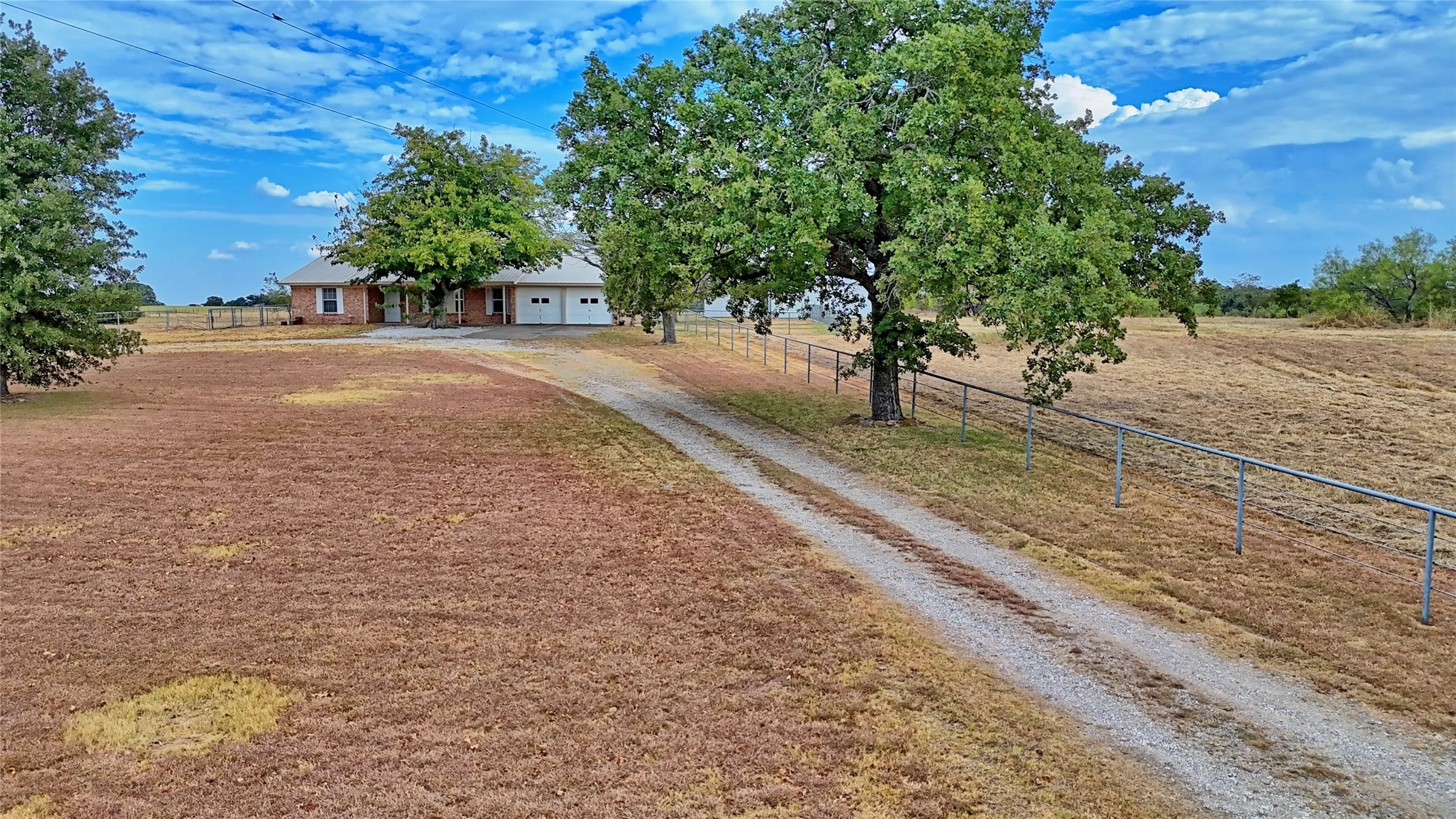Single Family Residence For Sale in Montague County , 437 Jakes Road, Bowie, Texas 76230, 3 Bedroom, 2 Bathroom, 2 Garage spaces, 1,781 Sqft, built in 1976, mls#21371170, Real Estate Agent in Bowie, Homes For Sale in Montague county, Homes For Sale in Bowie, Realtor in Bowie Texas, Real Estate Brokerage Independent Realty Texas, Luminita Cordes Realtor