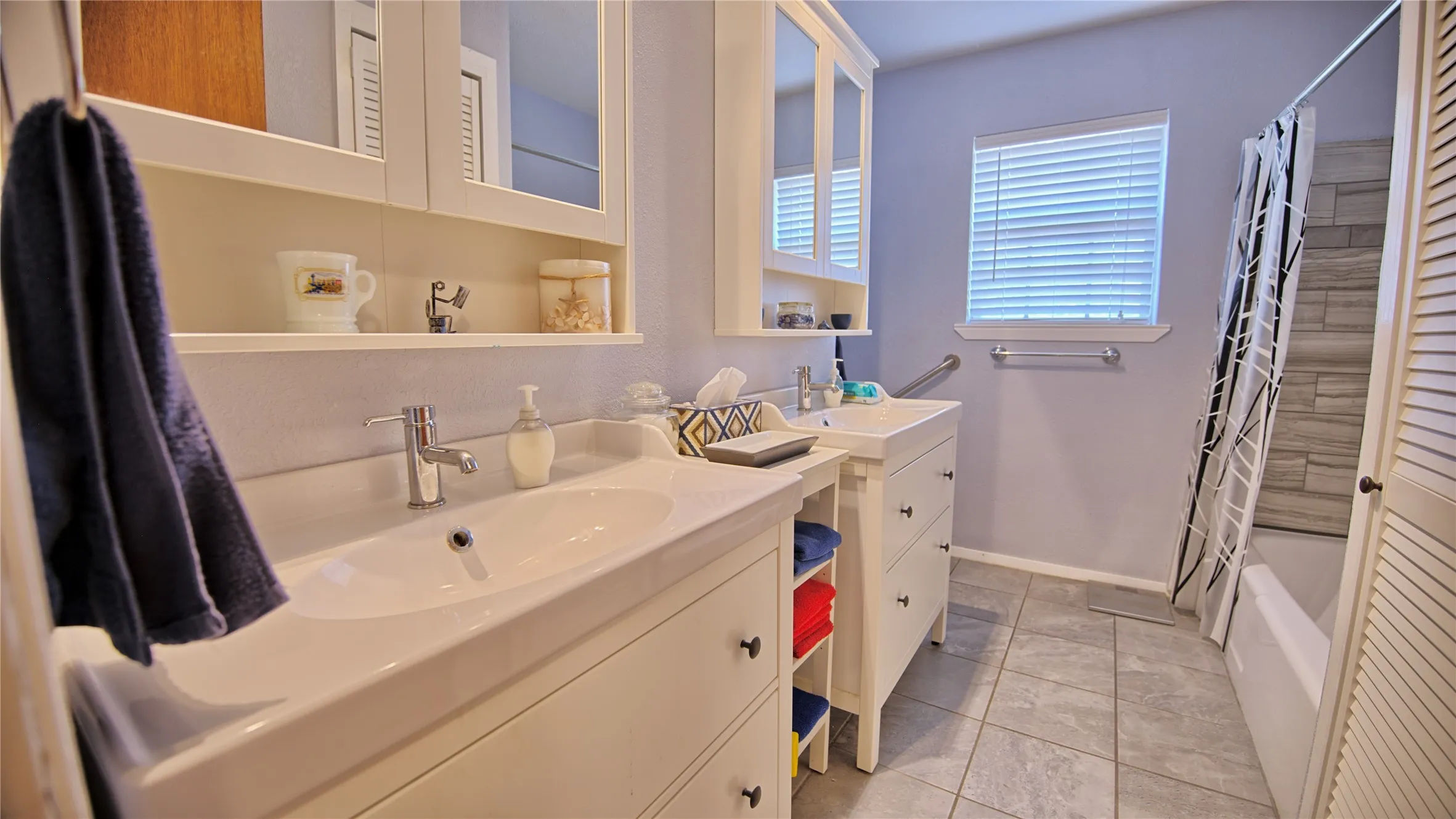 Single Family Residence For Sale in Montague County , 437 Jakes Road, Bowie, Texas 76230, 3 Bedroom, 2 Bathroom, 2 Garage spaces, 1,781 Sqft, built in 1976, mls#21371170, Real Estate Agent in Bowie, Homes For Sale in Montague county, Homes For Sale in Bowie, Realtor in Bowie Texas, Real Estate Brokerage Independent Realty Texas, Luminita Cordes Realtor