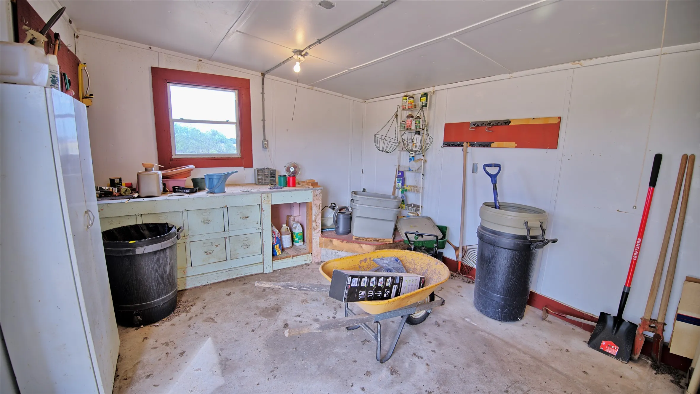 Single Family Residence For Sale in Montague County , 437 Jakes Road, Bowie, Texas 76230, 3 Bedroom, 2 Bathroom, 2 Garage spaces, 1,781 Sqft, built in 1976, mls#21371170, Real Estate Agent in Bowie, Homes For Sale in Montague county, Homes For Sale in Bowie, Realtor in Bowie Texas, Real Estate Brokerage Independent Realty Texas, Luminita Cordes Realtor