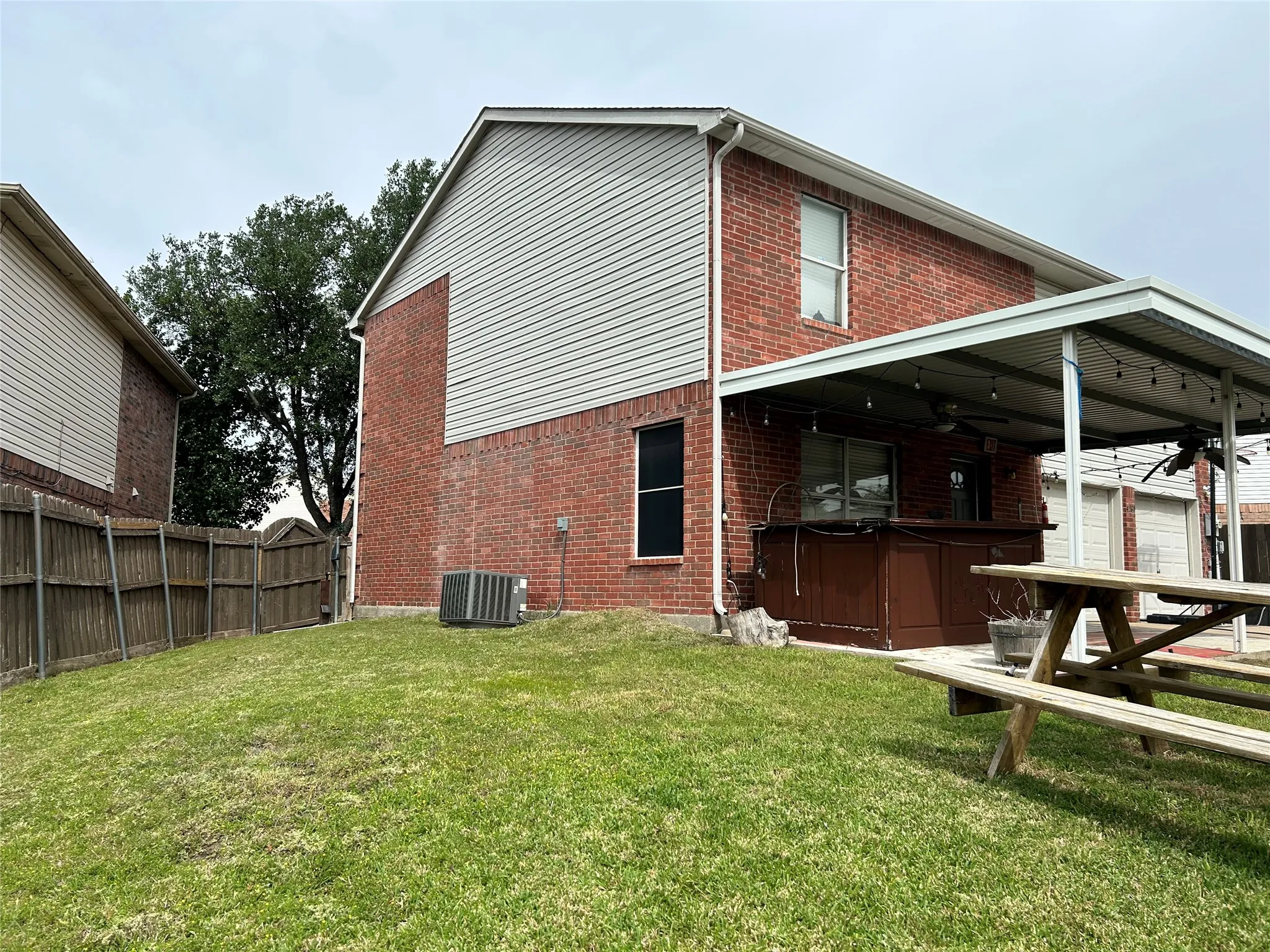 Single Family Residence For Rent in Denton County , 4360 Mesa Drive, Carrollton, Texas 75010, 4 Bedroom, 3 Bathroom, 2 Garage spaces, 2,061 Sqft, built in 2000, mls#21371148, Real Estate Agent in Carrollton, Homes For Rent in Denton county, Homes For Rent in Carrollton, Realtor in Carrollton Texas, Real Estate Brokerage Independent Realty Texas, Luminita Cordes Realtor