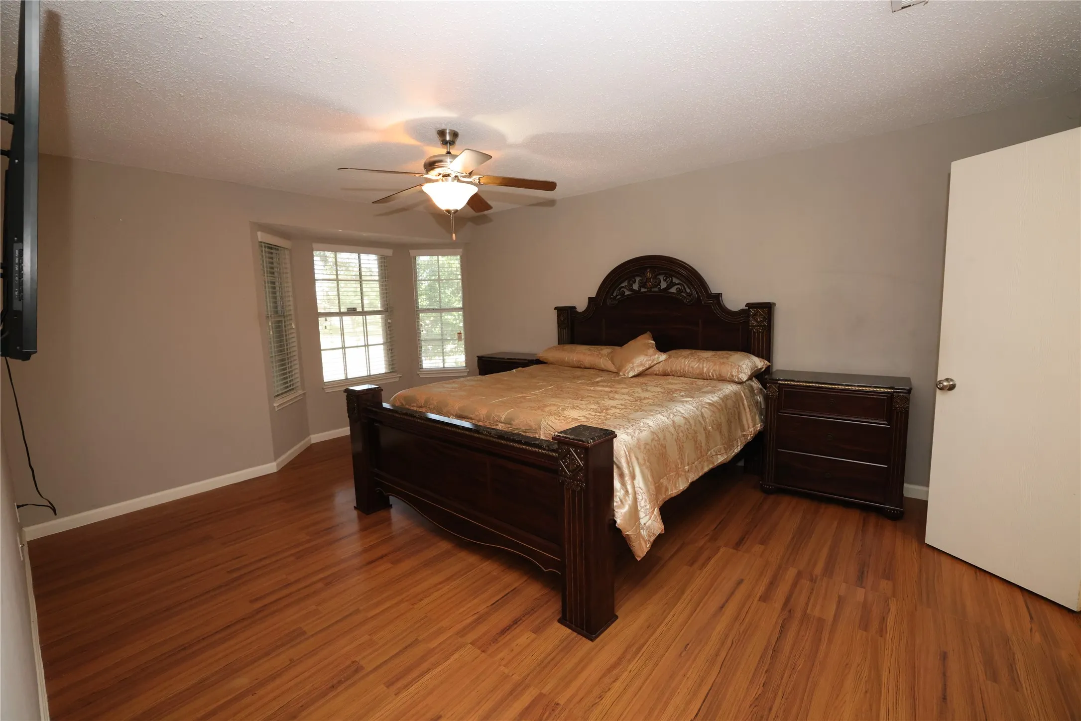 Wood-finish flooring throughout