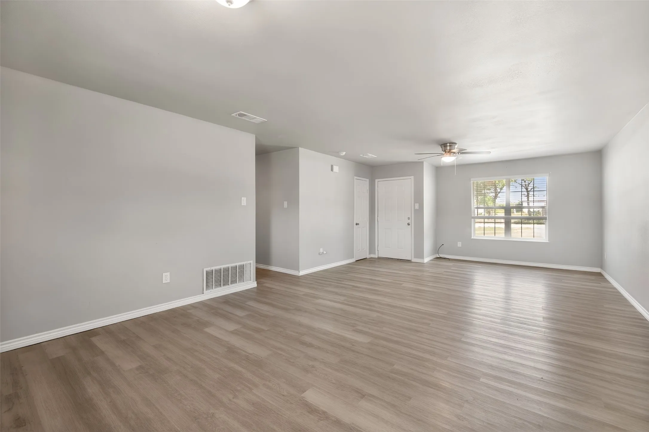 For Sale in Navarro County , 3201-3227 NW CR 2004, Corsicana, Texas 75110, 0, 0, Garage spaces, 14,480 Sqft, built in 1974, mls#21371130, Real Estate Agent in Corsicana, Homes For Sale in Navarro county, Homes For Sale in Corsicana, Realtor in Corsicana Texas, Real Estate Brokerage Independent Realty Texas, Luminita Cordes Realtor