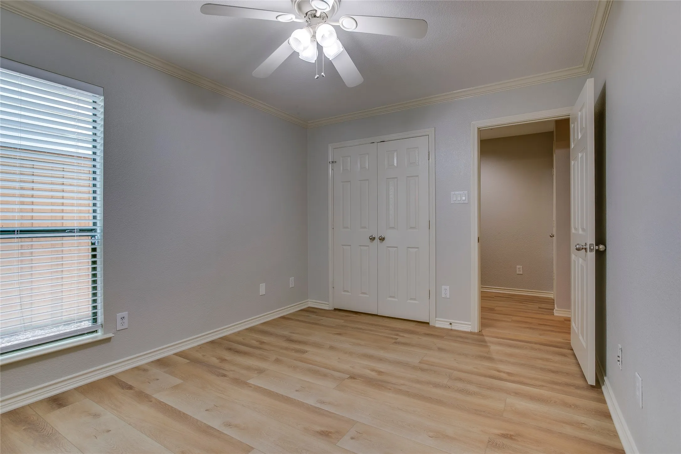Condominium For Sale in Dallas County , 2415 Stutz Drive C, Dallas, Texas 75235, 2 Bedroom, 3 Bathroom, 2 Garage spaces, 1,556 Sqft, built in 2005, mls#21370318, Real Estate Agent in Dallas, Homes For Sale in Dallas county, Homes For Sale in Dallas, Realtor in Dallas Texas, Real Estate Brokerage Independent Realty Texas, Luminita Cordes Realtor
