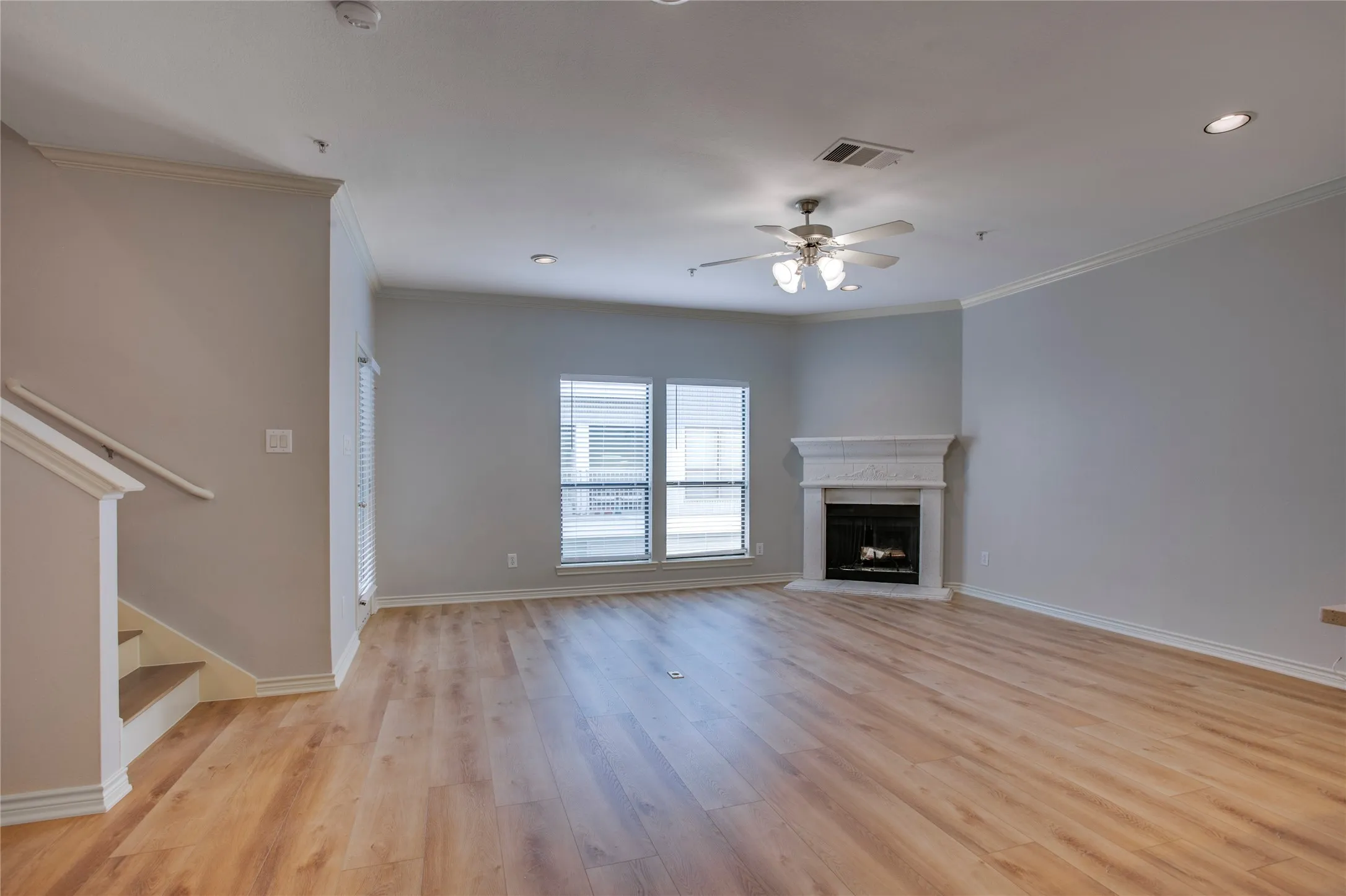 Condominium For Sale in Dallas County , 2415 Stutz Drive C, Dallas, Texas 75235, 2 Bedroom, 3 Bathroom, 2 Garage spaces, 1,556 Sqft, built in 2005, mls#21370318, Real Estate Agent in Dallas, Homes For Sale in Dallas county, Homes For Sale in Dallas, Realtor in Dallas Texas, Real Estate Brokerage Independent Realty Texas, Luminita Cordes Realtor
