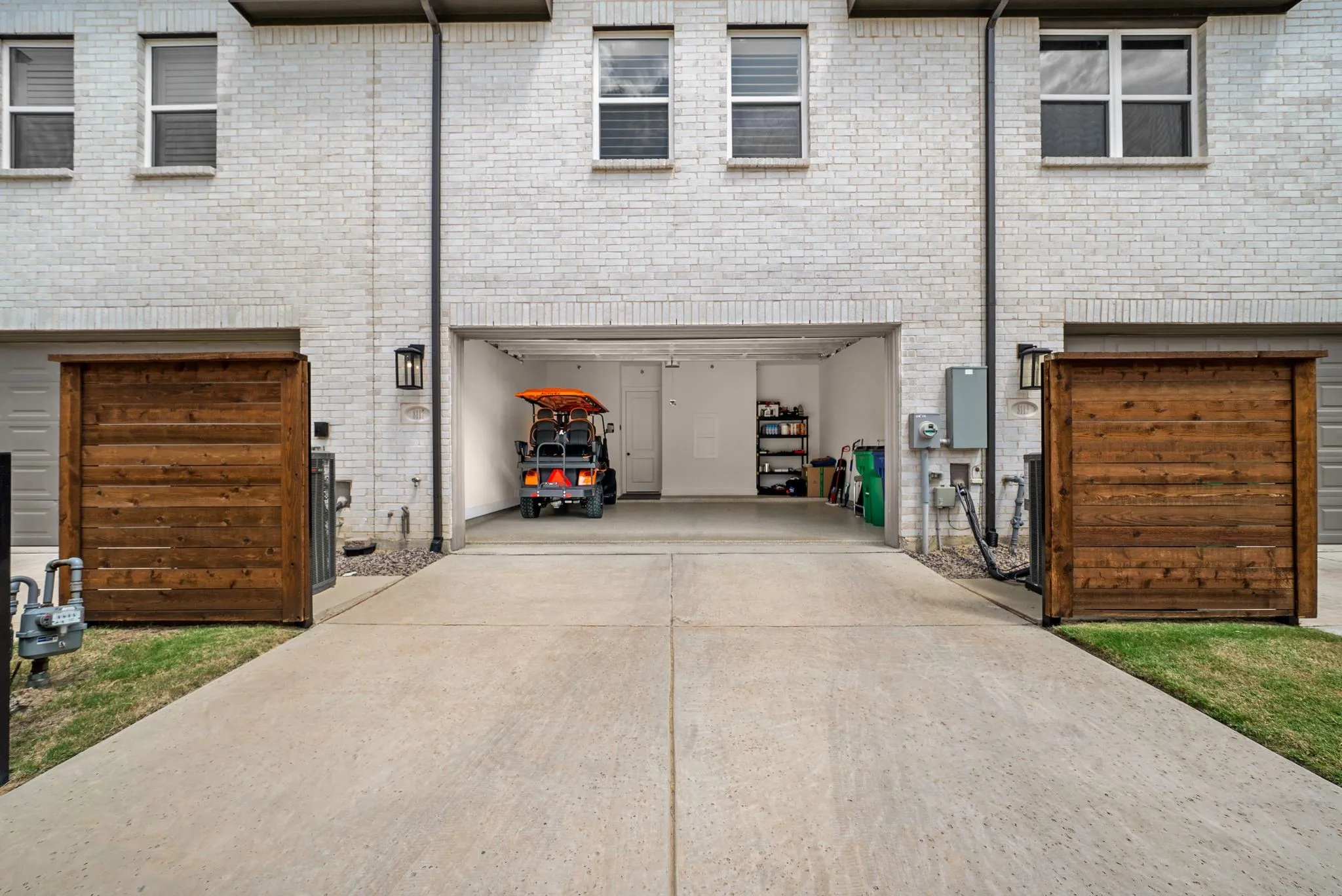 Townhouse For Sale in Collin County , 8117 Legacy Oak Drive, Mc Kinney, Texas 75071, 3 Bedroom, 3 Bathroom, 2 Garage spaces, 1,879 Sqft, built in 2024, mls#21357132, Real Estate Agent in Mc Kinney, Homes For Sale in Collin county, Homes For Sale in Mc Kinney, Realtor in Mc Kinney Texas, Real Estate Brokerage Independent Realty Texas, Luminita Cordes Realtor
