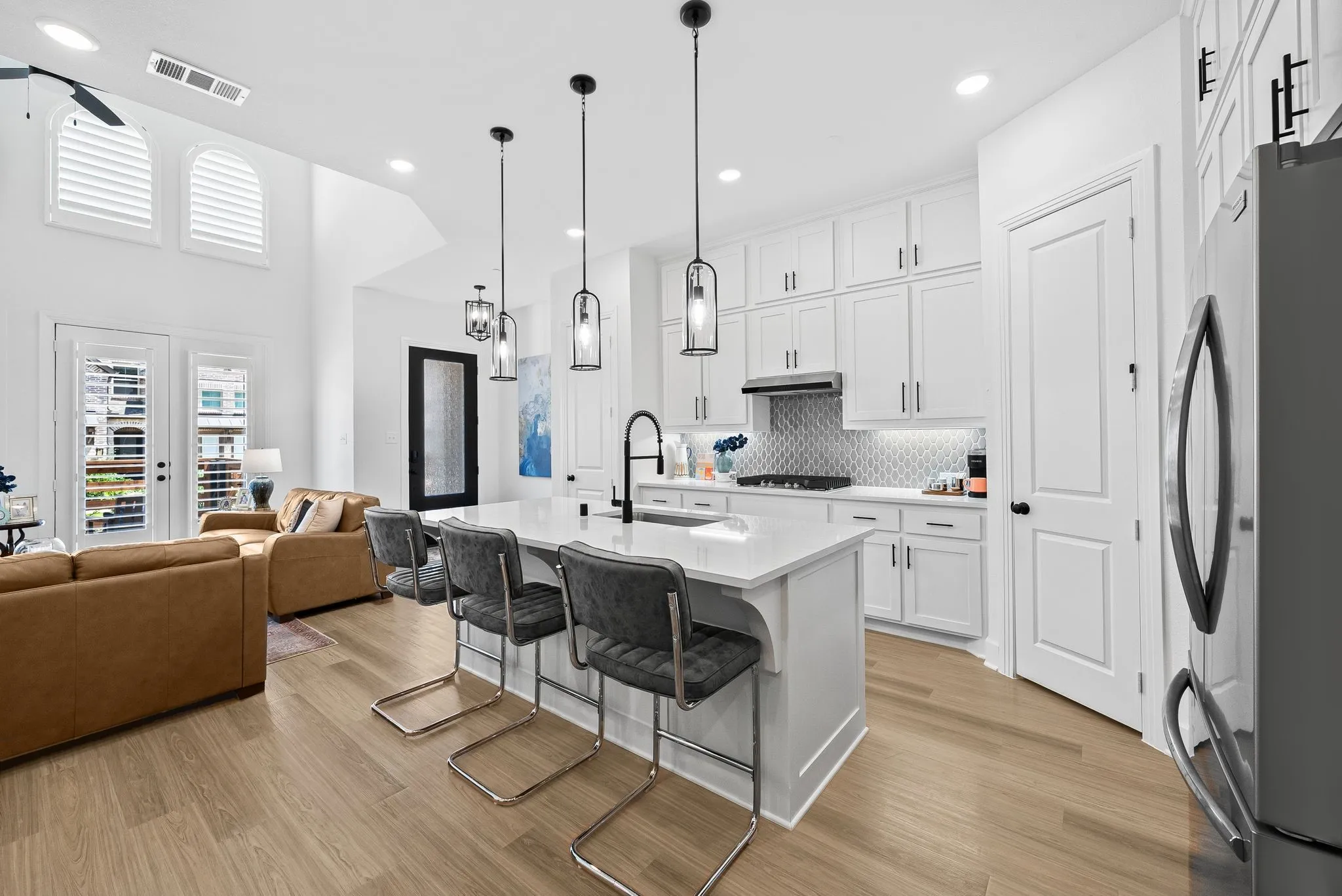 Townhouse For Sale in Collin County , 8117 Legacy Oak Drive, Mc Kinney, Texas 75071, 3 Bedroom, 3 Bathroom, 2 Garage spaces, 1,879 Sqft, built in 2024, mls#21357132, Real Estate Agent in Mc Kinney, Homes For Sale in Collin county, Homes For Sale in Mc Kinney, Realtor in Mc Kinney Texas, Real Estate Brokerage Independent Realty Texas, Luminita Cordes Realtor
