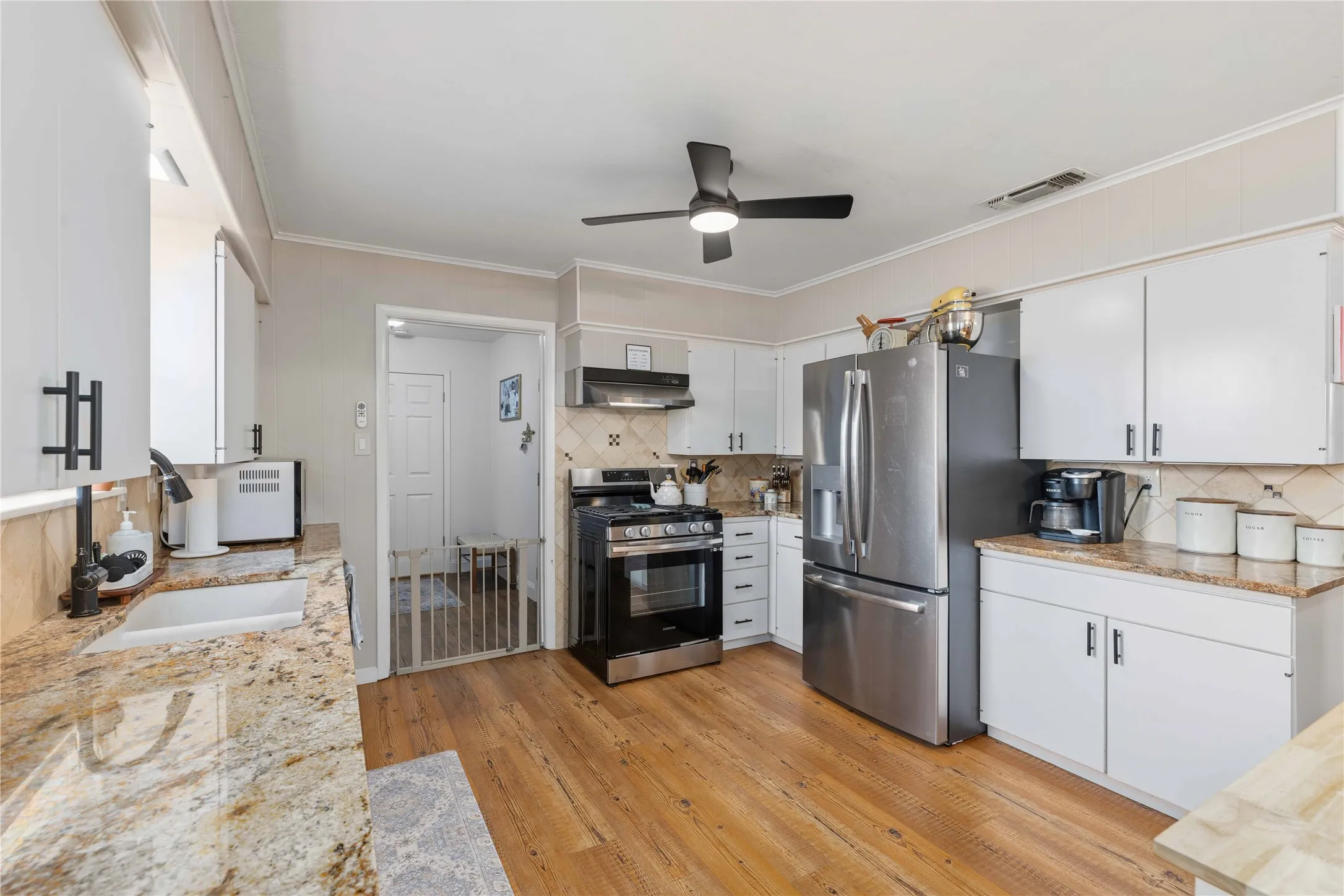 Single Family Residence For Sale in Mills County , 1607 Earl Street, Goldthwaite, Texas 76844, 3 Bedroom, 2 Bathroom, 2 Garage spaces, 1,870 Sqft, built in 1974, mls#21370895, Real Estate Agent in Goldthwaite, Homes For Sale in Mills county, Homes For Sale in Goldthwaite, Realtor in Goldthwaite Texas, Real Estate Brokerage Independent Realty Texas, Luminita Cordes Realtor
