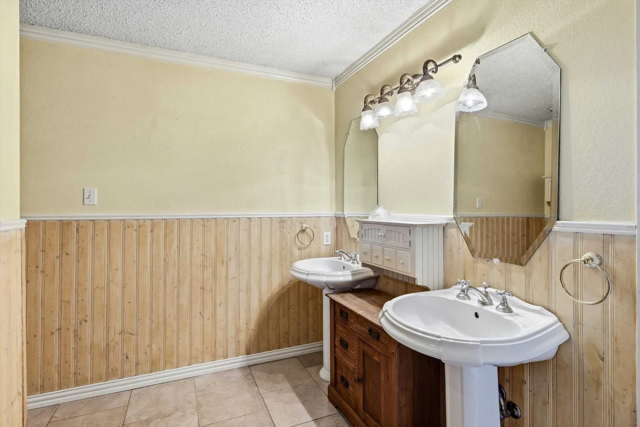 Single Family Residence For Sale in Denton County , 2714 Skyview Drive, Corinth, Texas 76210, 3 Bedroom, 2 Bathroom, 2 Garage spaces, 1,515 Sqft, built in 1986, mls#21370526, Real Estate Agent in Corinth, Homes For Sale in Denton county, Homes For Sale in Corinth, Realtor in Corinth Texas, Real Estate Brokerage Independent Realty Texas, Luminita Cordes Realtor