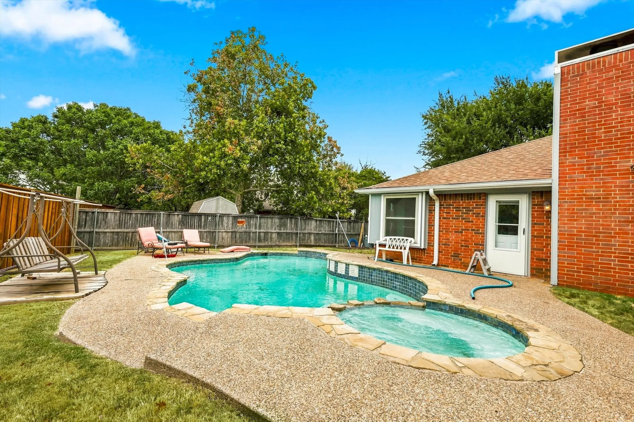 Single Family Residence For Sale in Denton County , 2714 Skyview Drive, Corinth, Texas 76210, 3 Bedroom, 2 Bathroom, 2 Garage spaces, 1,515 Sqft, built in 1986, mls#21370526, Real Estate Agent in Corinth, Homes For Sale in Denton county, Homes For Sale in Corinth, Realtor in Corinth Texas, Real Estate Brokerage Independent Realty Texas, Luminita Cordes Realtor