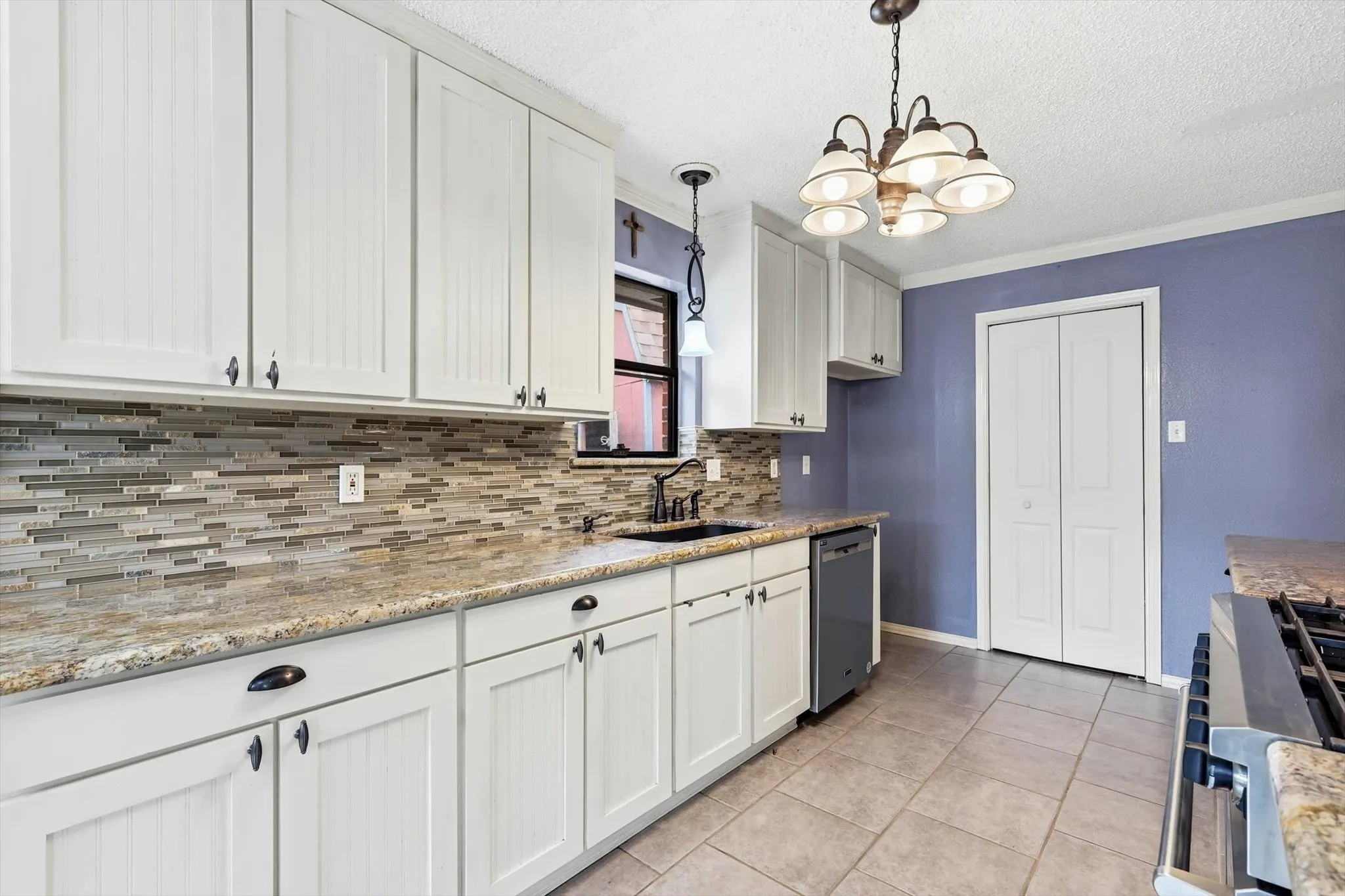 Single Family Residence For Sale in Denton County , 2714 Skyview Drive, Corinth, Texas 76210, 3 Bedroom, 2 Bathroom, 2 Garage spaces, 1,515 Sqft, built in 1986, mls#21370526, Real Estate Agent in Corinth, Homes For Sale in Denton county, Homes For Sale in Corinth, Realtor in Corinth Texas, Real Estate Brokerage Independent Realty Texas, Luminita Cordes Realtor