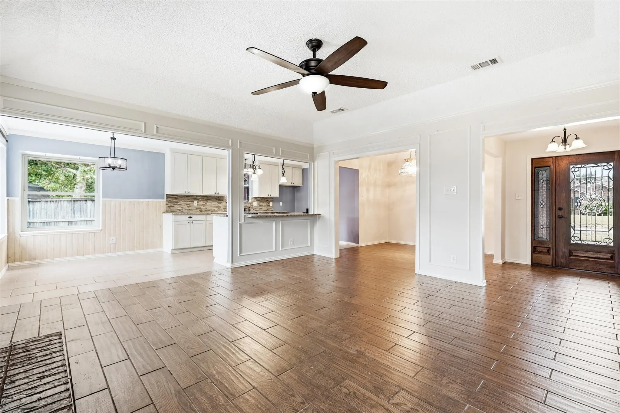 Single Family Residence For Sale in Denton County , 2714 Skyview Drive, Corinth, Texas 76210, 3 Bedroom, 2 Bathroom, 2 Garage spaces, 1,515 Sqft, built in 1986, mls#21370526, Real Estate Agent in Corinth, Homes For Sale in Denton county, Homes For Sale in Corinth, Realtor in Corinth Texas, Real Estate Brokerage Independent Realty Texas, Luminita Cordes Realtor