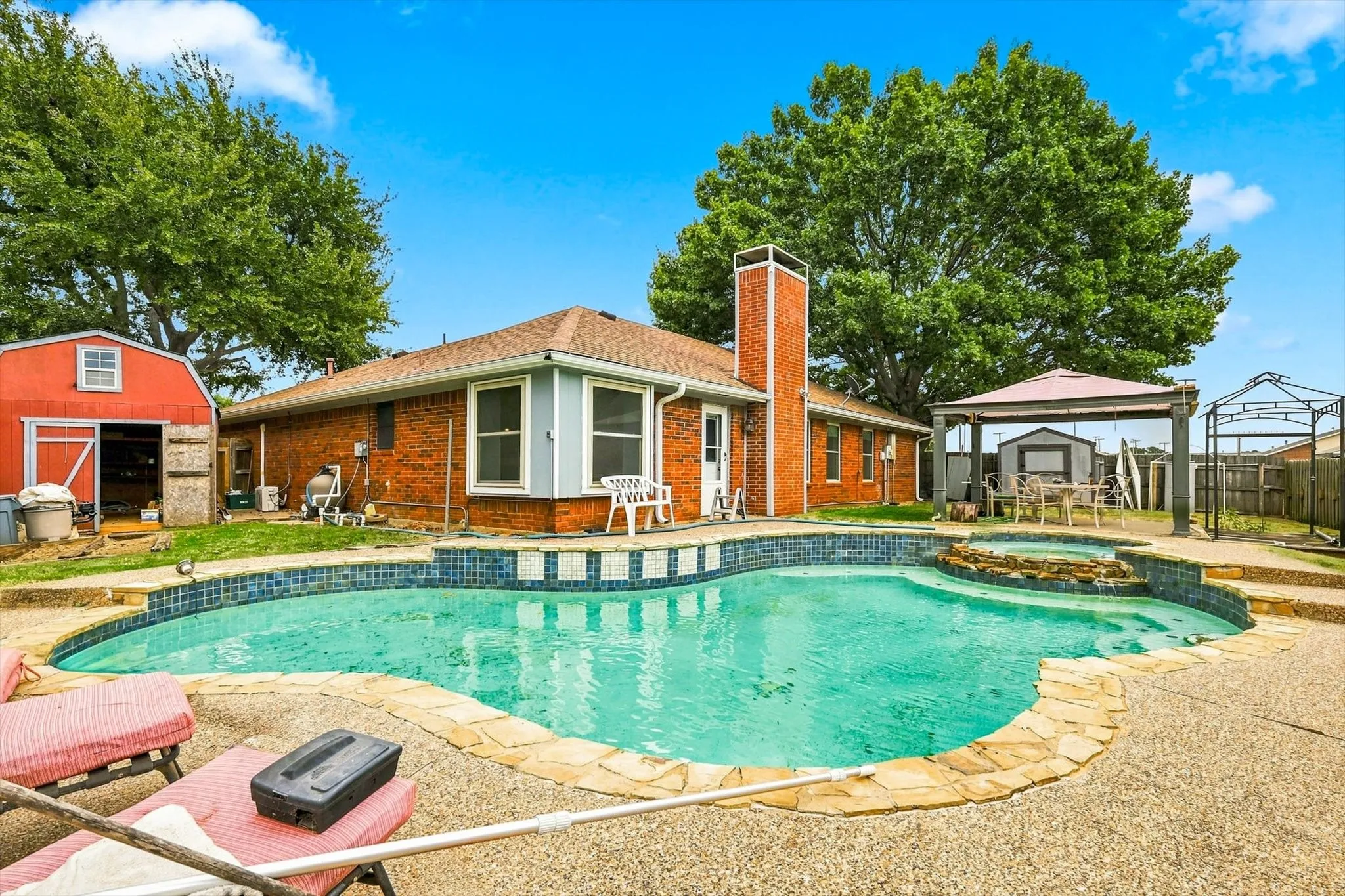Single Family Residence For Sale in Denton County , 2714 Skyview Drive, Corinth, Texas 76210, 3 Bedroom, 2 Bathroom, 2 Garage spaces, 1,515 Sqft, built in 1986, mls#21370526, Real Estate Agent in Corinth, Homes For Sale in Denton county, Homes For Sale in Corinth, Realtor in Corinth Texas, Real Estate Brokerage Independent Realty Texas, Luminita Cordes Realtor