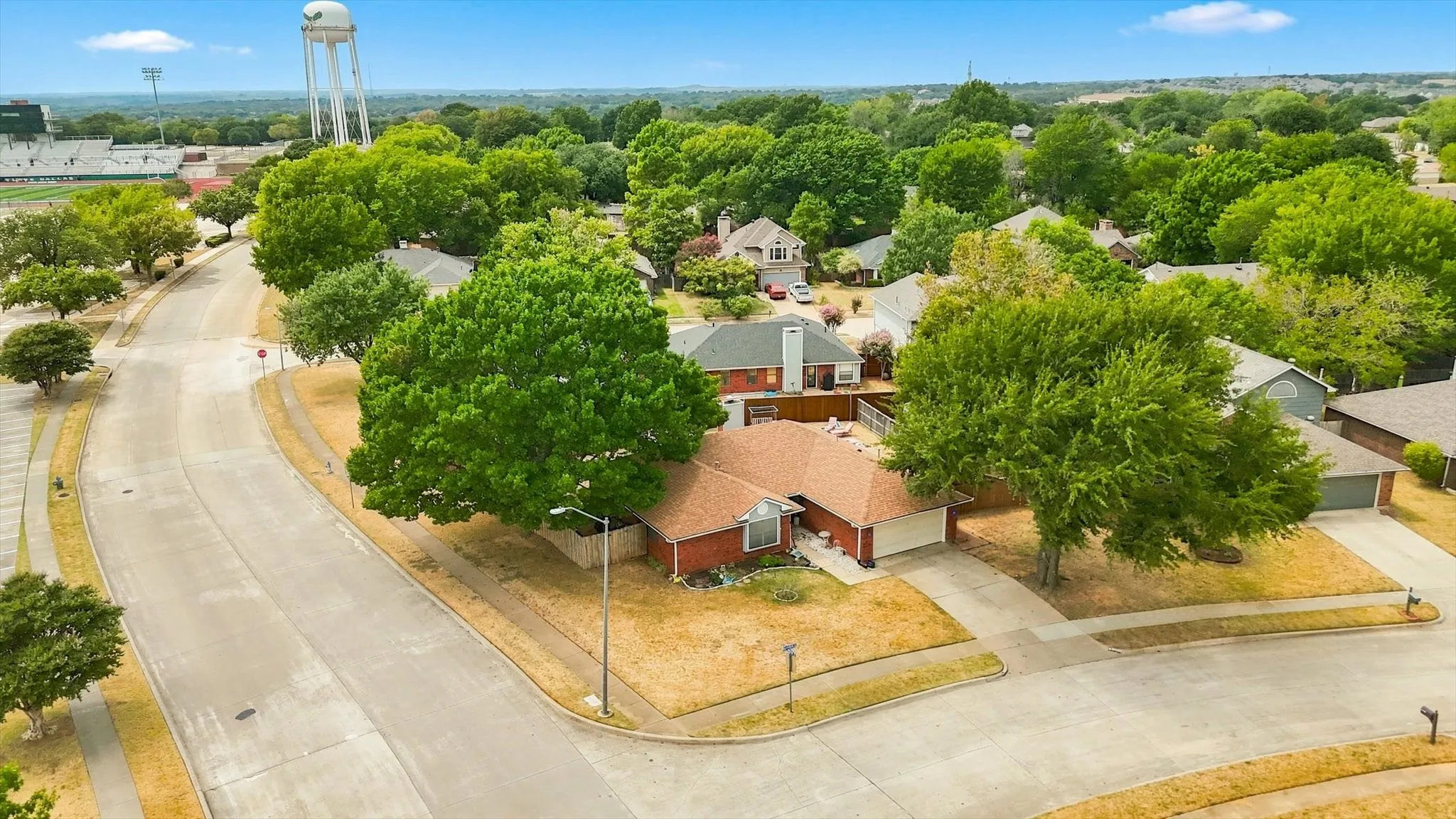 Single Family Residence For Sale in Denton County , 2714 Skyview Drive, Corinth, Texas 76210, 3 Bedroom, 2 Bathroom, 2 Garage spaces, 1,515 Sqft, built in 1986, mls#21370526, Real Estate Agent in Corinth, Homes For Sale in Denton county, Homes For Sale in Corinth, Realtor in Corinth Texas, Real Estate Brokerage Independent Realty Texas, Luminita Cordes Realtor