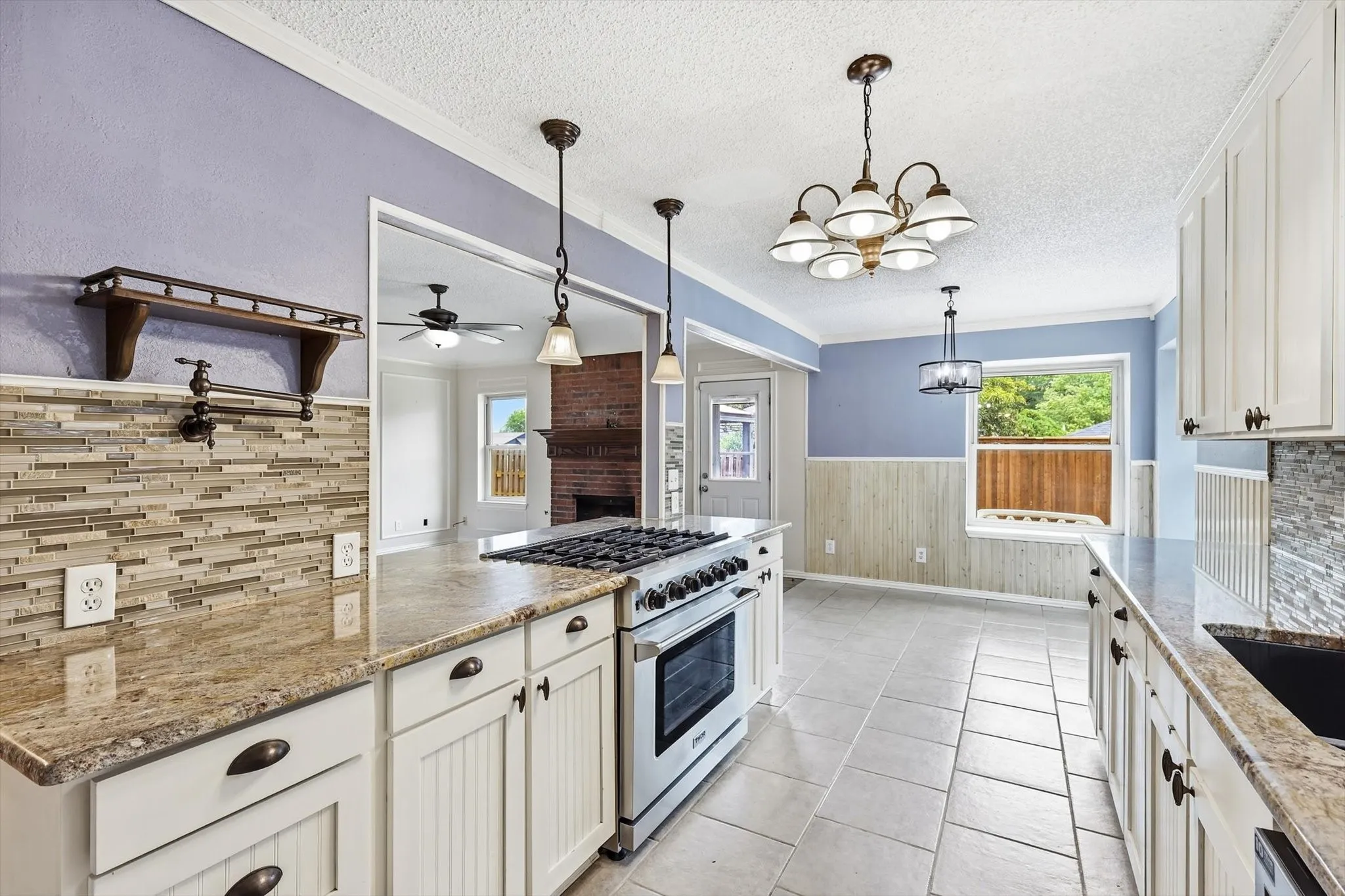 Single Family Residence For Sale in Denton County , 2714 Skyview Drive, Corinth, Texas 76210, 3 Bedroom, 2 Bathroom, 2 Garage spaces, 1,515 Sqft, built in 1986, mls#21370526, Real Estate Agent in Corinth, Homes For Sale in Denton county, Homes For Sale in Corinth, Realtor in Corinth Texas, Real Estate Brokerage Independent Realty Texas, Luminita Cordes Realtor