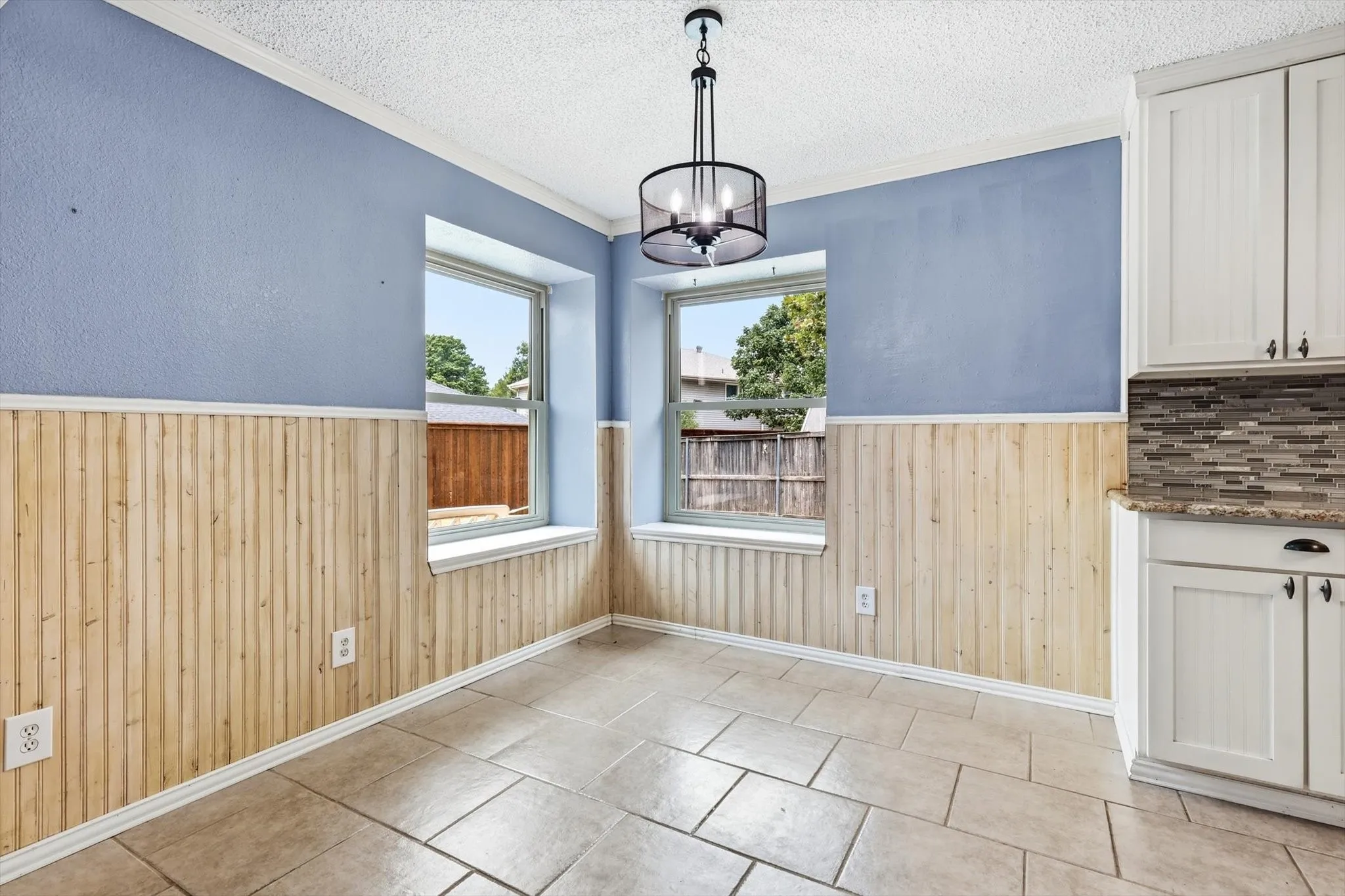 Single Family Residence For Sale in Denton County , 2714 Skyview Drive, Corinth, Texas 76210, 3 Bedroom, 2 Bathroom, 2 Garage spaces, 1,515 Sqft, built in 1986, mls#21370526, Real Estate Agent in Corinth, Homes For Sale in Denton county, Homes For Sale in Corinth, Realtor in Corinth Texas, Real Estate Brokerage Independent Realty Texas, Luminita Cordes Realtor