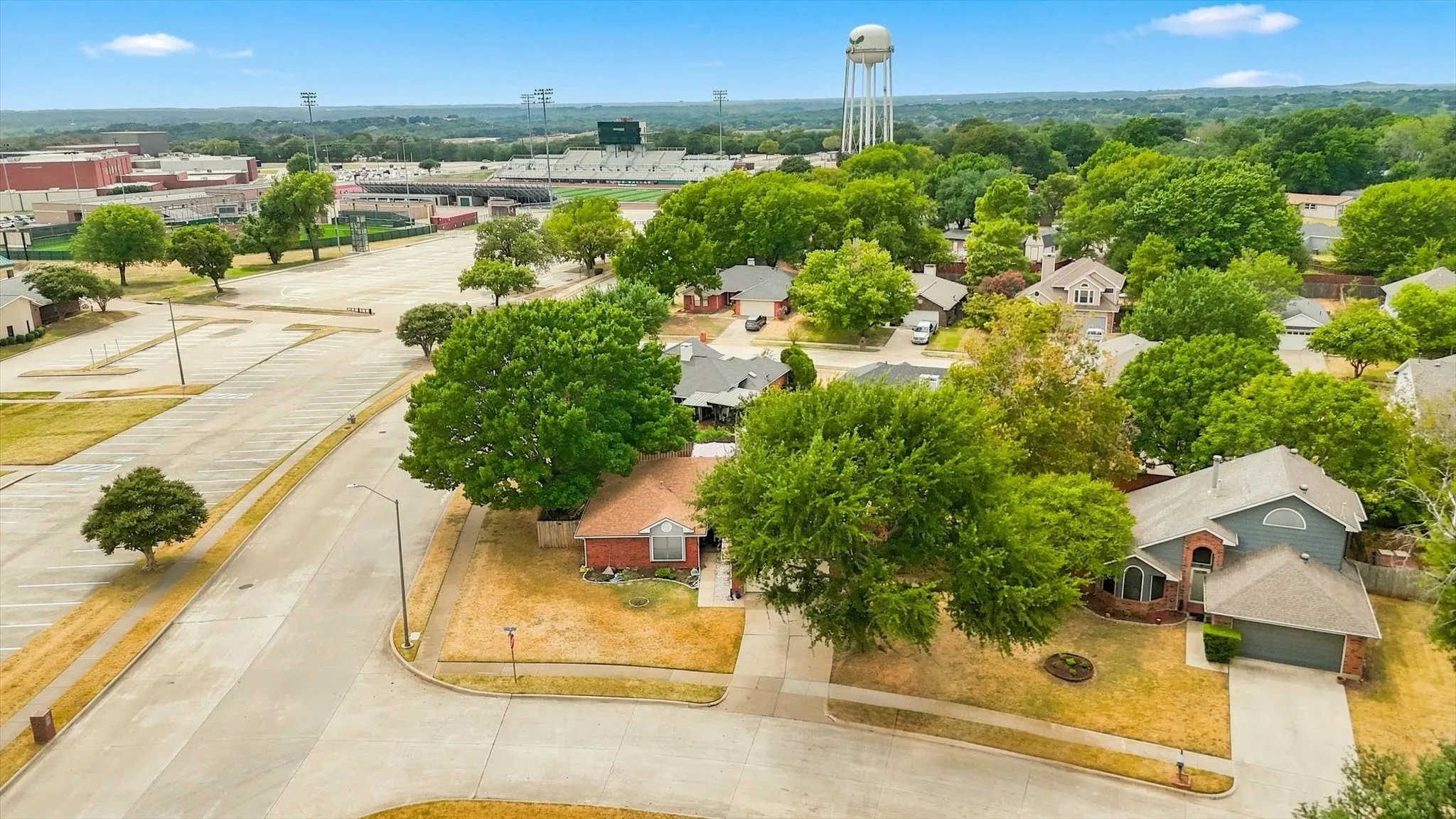 Single Family Residence For Sale in Denton County , 2714 Skyview Drive, Corinth, Texas 76210, 3 Bedroom, 2 Bathroom, 2 Garage spaces, 1,515 Sqft, built in 1986, mls#21370526, Real Estate Agent in Corinth, Homes For Sale in Denton county, Homes For Sale in Corinth, Realtor in Corinth Texas, Real Estate Brokerage Independent Realty Texas, Luminita Cordes Realtor