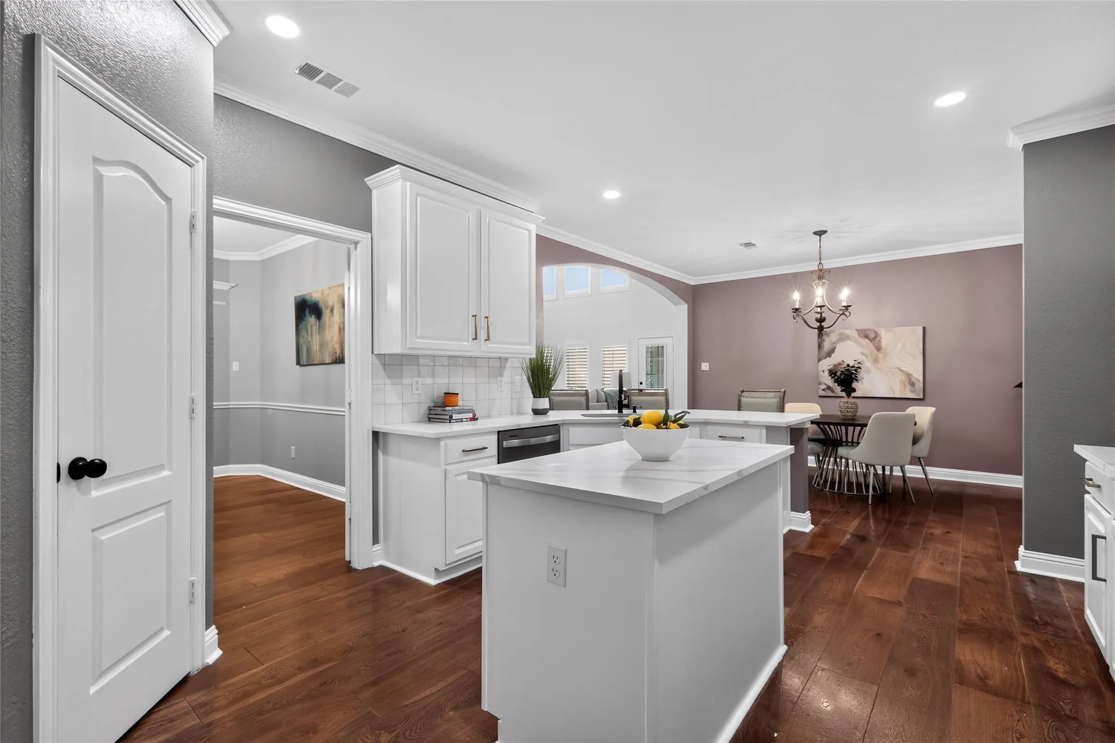 Single Family Residence For Sale in Collin County , 108 Windsor Drive, Murphy, Texas 75094, 4 Bedroom, 3 Bathroom, 2 Garage spaces, 3,103 Sqft, built in 1999, mls#21370519, Real Estate Agent in Murphy, Homes For Sale in Collin county, Homes For Sale in Murphy, Realtor in Murphy Texas, Real Estate Brokerage Independent Realty Texas, Luminita Cordes Realtor