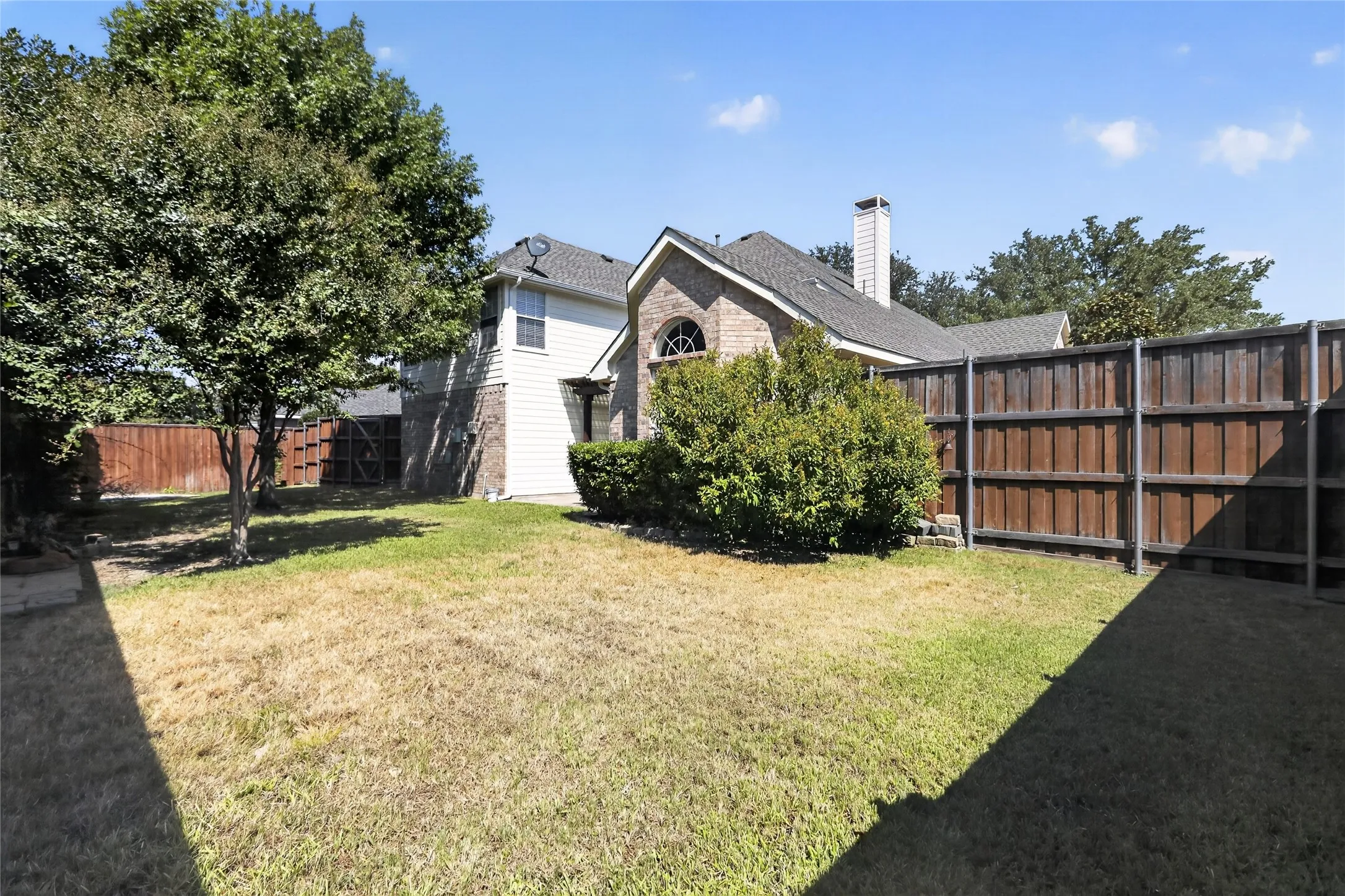 Single Family Residence For Sale in Collin County , 108 Windsor Drive, Murphy, Texas 75094, 4 Bedroom, 3 Bathroom, 2 Garage spaces, 3,103 Sqft, built in 1999, mls#21370519, Real Estate Agent in Murphy, Homes For Sale in Collin county, Homes For Sale in Murphy, Realtor in Murphy Texas, Real Estate Brokerage Independent Realty Texas, Luminita Cordes Realtor