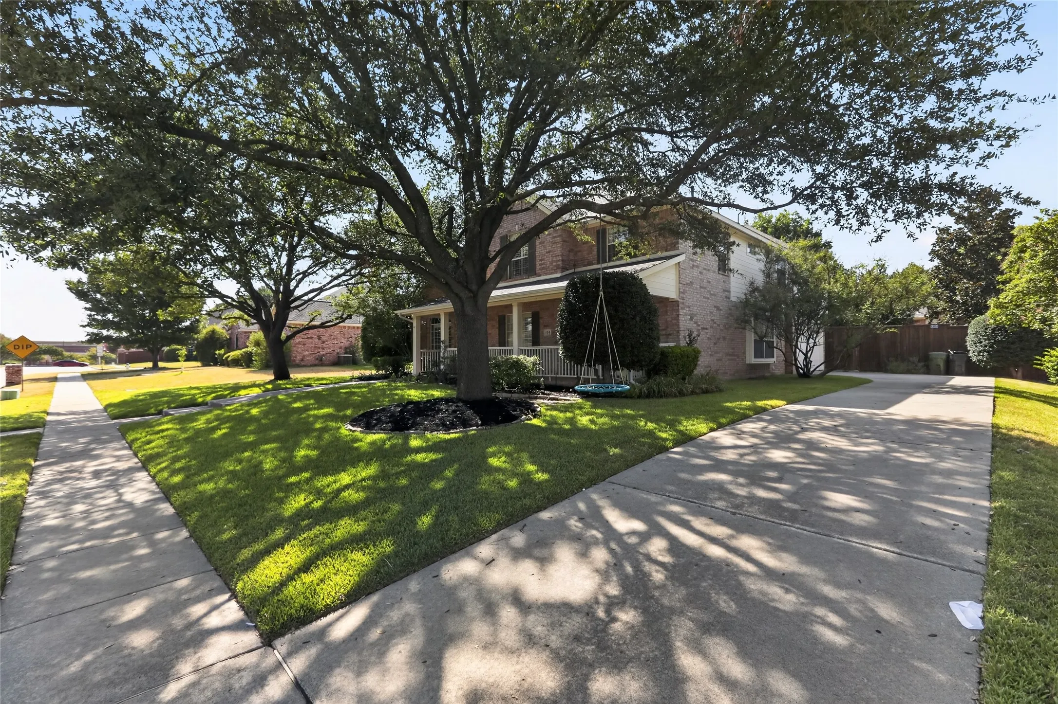 Single Family Residence For Sale in Collin County , 108 Windsor Drive, Murphy, Texas 75094, 4 Bedroom, 3 Bathroom, 2 Garage spaces, 3,103 Sqft, built in 1999, mls#21370519, Real Estate Agent in Murphy, Homes For Sale in Collin county, Homes For Sale in Murphy, Realtor in Murphy Texas, Real Estate Brokerage Independent Realty Texas, Luminita Cordes Realtor