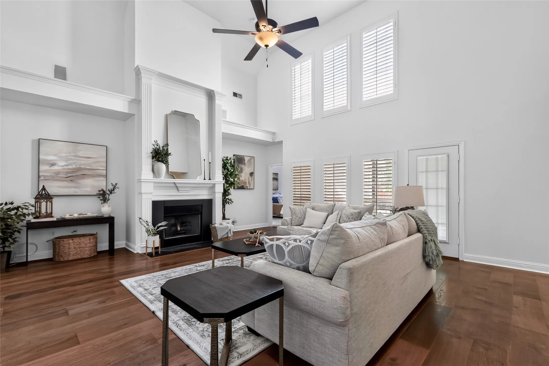 Single Family Residence For Sale in Collin County , 108 Windsor Drive, Murphy, Texas 75094, 4 Bedroom, 3 Bathroom, 2 Garage spaces, 3,103 Sqft, built in 1999, mls#21370519, Real Estate Agent in Murphy, Homes For Sale in Collin county, Homes For Sale in Murphy, Realtor in Murphy Texas, Real Estate Brokerage Independent Realty Texas, Luminita Cordes Realtor
