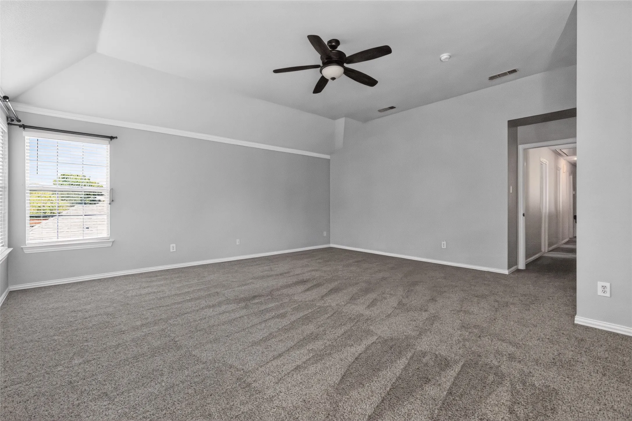 Single Family Residence For Sale in Collin County , 108 Windsor Drive, Murphy, Texas 75094, 4 Bedroom, 3 Bathroom, 2 Garage spaces, 3,103 Sqft, built in 1999, mls#21370519, Real Estate Agent in Murphy, Homes For Sale in Collin county, Homes For Sale in Murphy, Realtor in Murphy Texas, Real Estate Brokerage Independent Realty Texas, Luminita Cordes Realtor