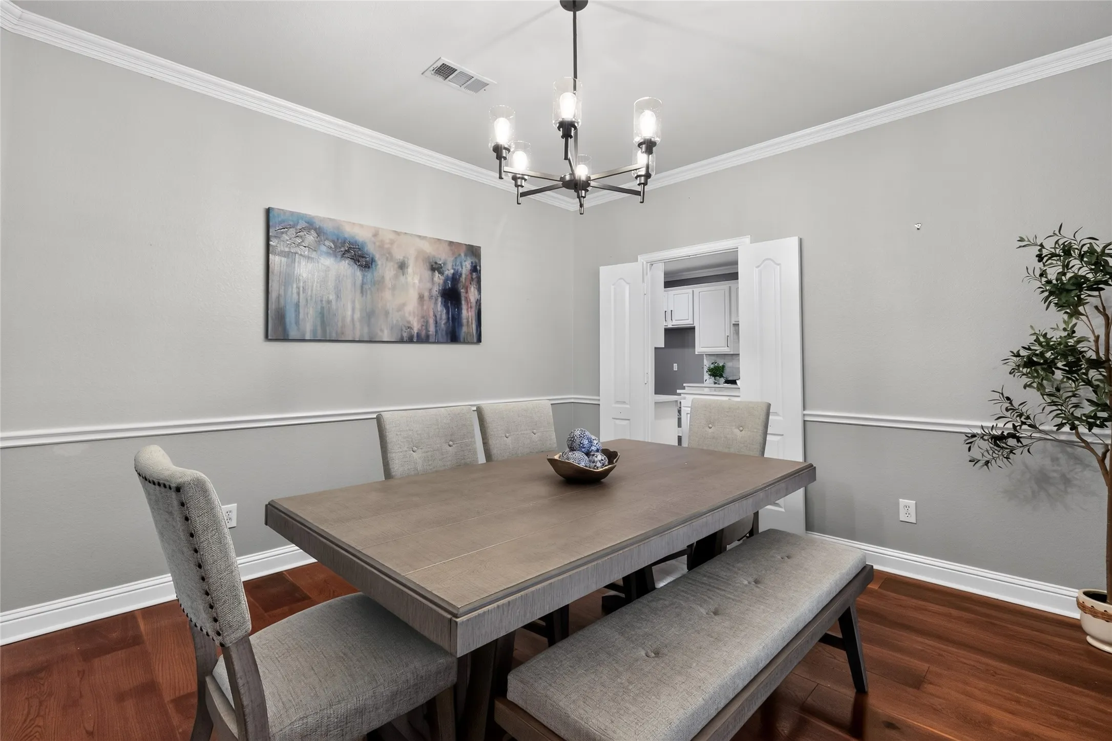 Single Family Residence For Sale in Collin County , 108 Windsor Drive, Murphy, Texas 75094, 4 Bedroom, 3 Bathroom, 2 Garage spaces, 3,103 Sqft, built in 1999, mls#21370519, Real Estate Agent in Murphy, Homes For Sale in Collin county, Homes For Sale in Murphy, Realtor in Murphy Texas, Real Estate Brokerage Independent Realty Texas, Luminita Cordes Realtor