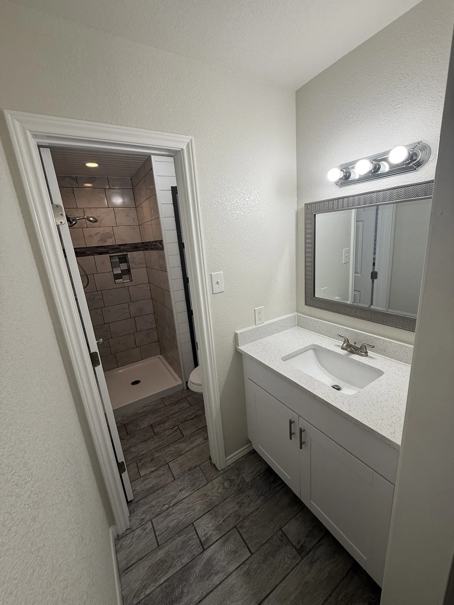 Single Family Residence For Sale in Ellis County , 104 Indian Court, Waxahachie, Texas 75165, 4 Bedroom, 2 Bathroom, Garage spaces, 2,290 Sqft, built in 1970, mls#21371282, Real Estate Agent in Waxahachie, Homes For Sale in Ellis county, Homes For Sale in Waxahachie, Realtor in Waxahachie Texas, Real Estate Brokerage Independent Realty Texas, Luminita Cordes Realtor