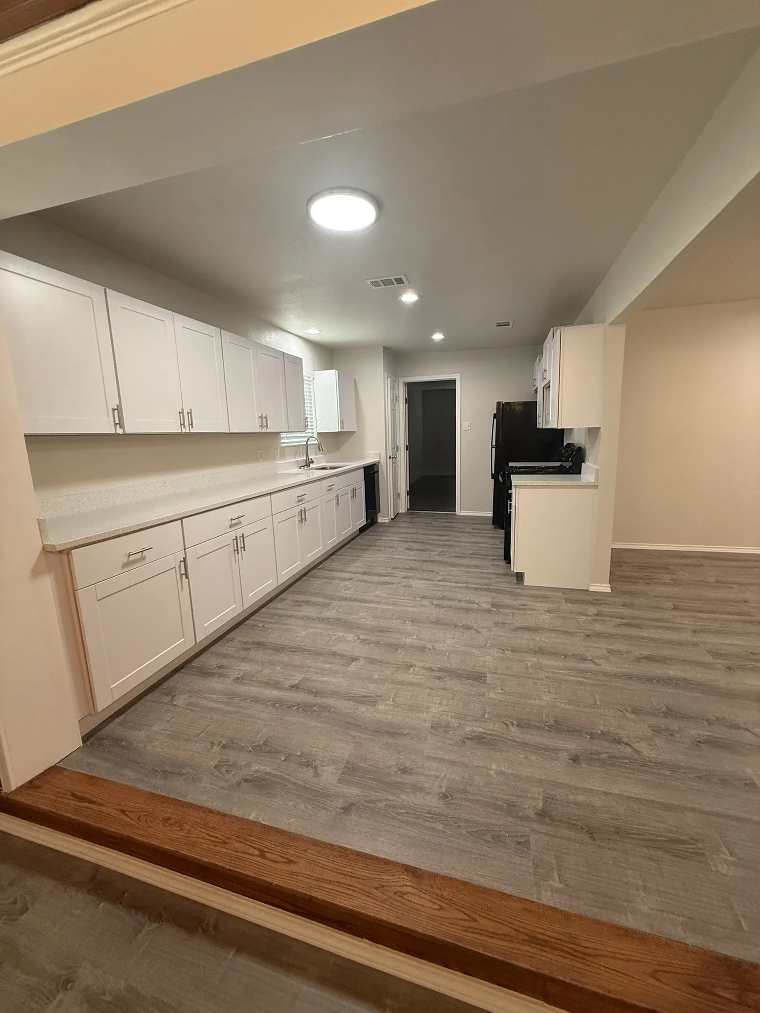 Single Family Residence For Sale in Ellis County , 104 Indian Court, Waxahachie, Texas 75165, 4 Bedroom, 2 Bathroom, Garage spaces, 2,290 Sqft, built in 1970, mls#21371282, Real Estate Agent in Waxahachie, Homes For Sale in Ellis county, Homes For Sale in Waxahachie, Realtor in Waxahachie Texas, Real Estate Brokerage Independent Realty Texas, Luminita Cordes Realtor