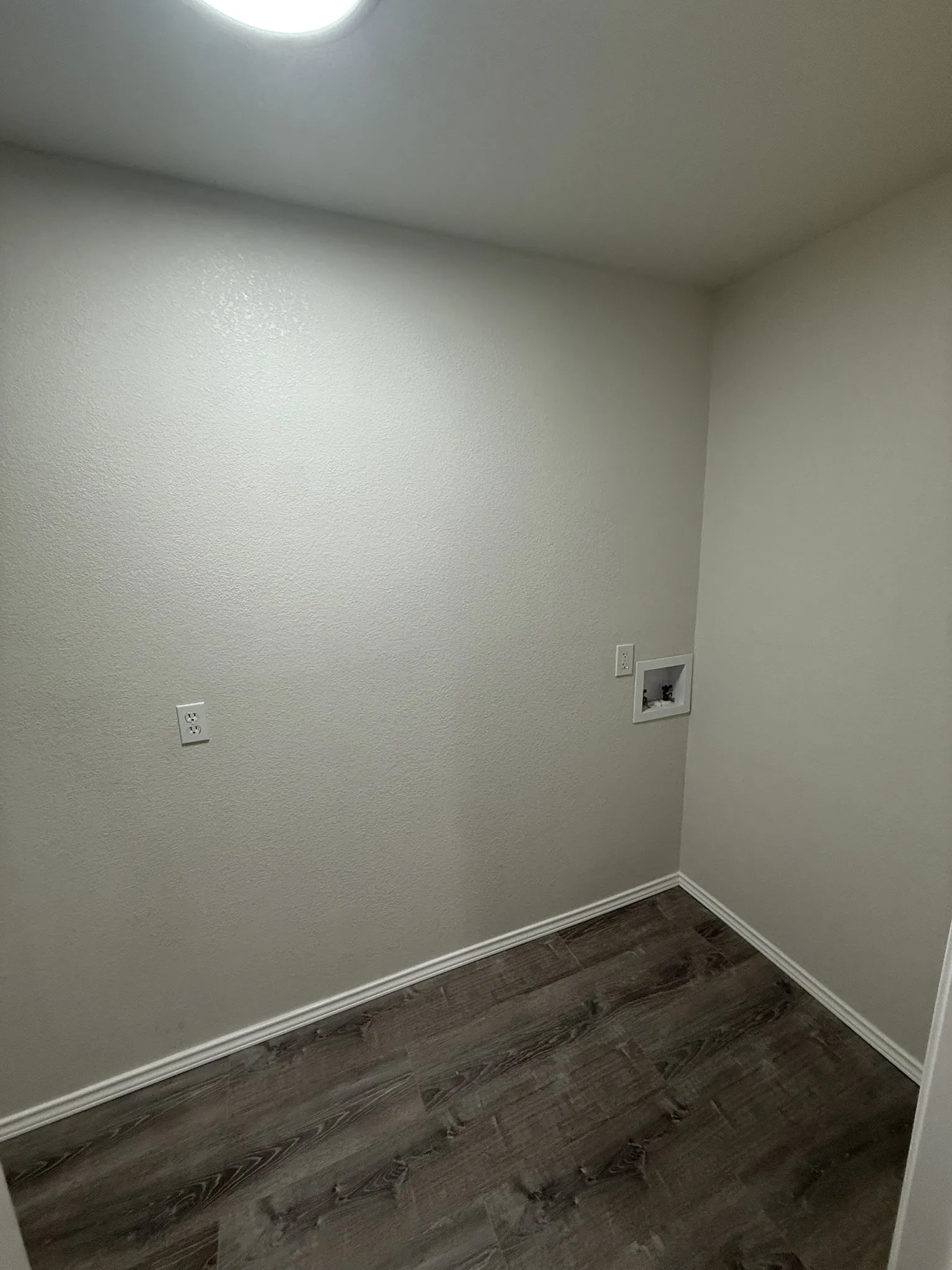Single Family Residence For Sale in Ellis County , 104 Indian Court, Waxahachie, Texas 75165, 4 Bedroom, 2 Bathroom, Garage spaces, 2,290 Sqft, built in 1970, mls#21371282, Real Estate Agent in Waxahachie, Homes For Sale in Ellis county, Homes For Sale in Waxahachie, Realtor in Waxahachie Texas, Real Estate Brokerage Independent Realty Texas, Luminita Cordes Realtor