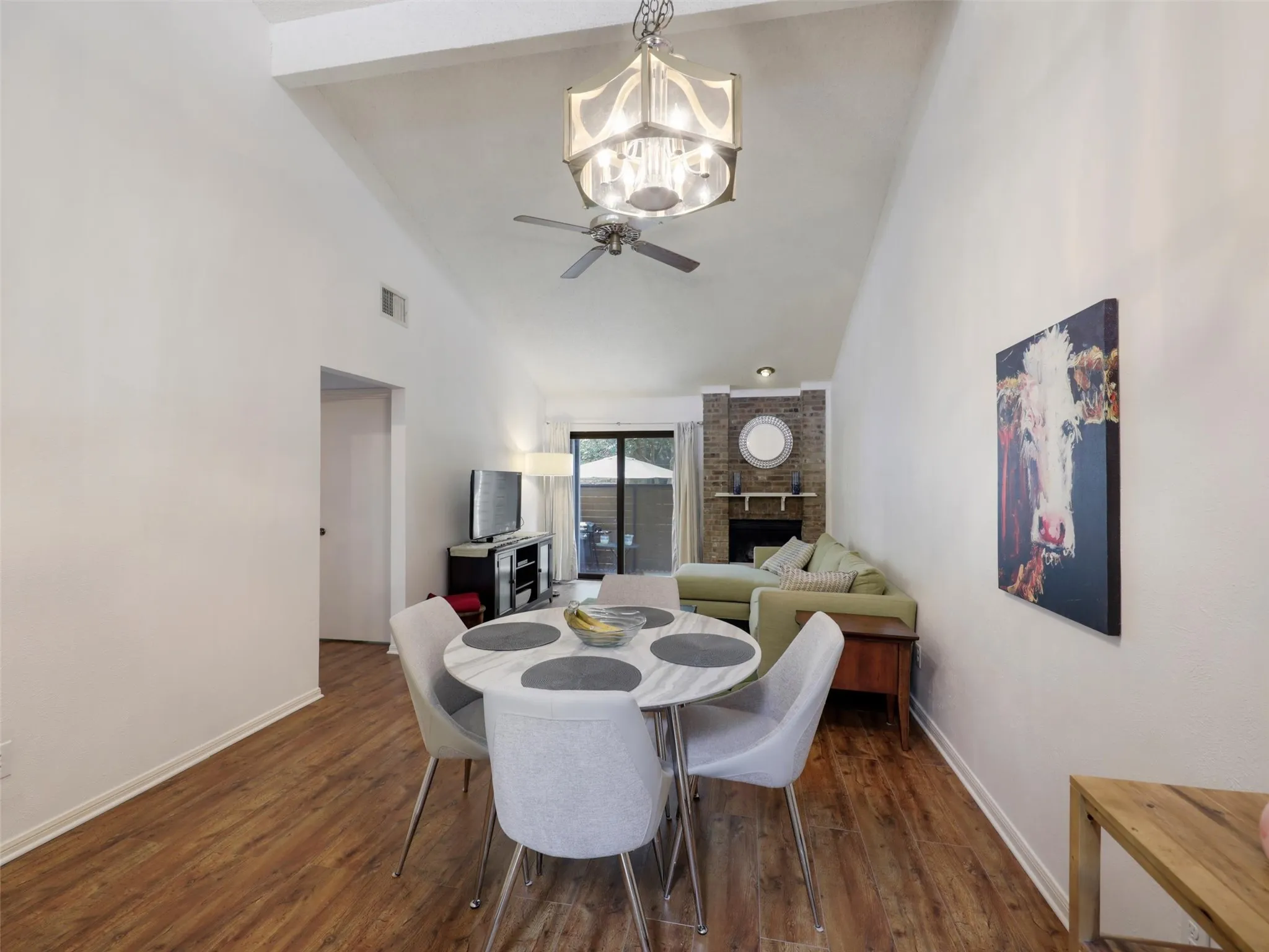 Condominium For Sale in Collin County , 2204 W Park Boulevard 2803, Plano, Texas 75075, 2 Bedroom, 2 Bathroom, Garage spaces, 1,037 Sqft, built in 1982, mls#21371021, Real Estate Agent in Plano, Homes For Sale in Collin county, Homes For Sale in Plano, Realtor in Plano Texas, Real Estate Brokerage Independent Realty Texas, Luminita Cordes Realtor