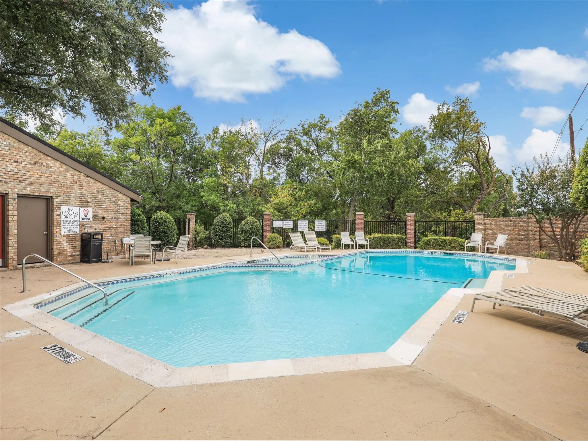 Condominium For Sale in Collin County , 2204 W Park Boulevard 2803, Plano, Texas 75075, 2 Bedroom, 2 Bathroom, Garage spaces, 1,037 Sqft, built in 1982, mls#21371021, Real Estate Agent in Plano, Homes For Sale in Collin county, Homes For Sale in Plano, Realtor in Plano Texas, Real Estate Brokerage Independent Realty Texas, Luminita Cordes Realtor