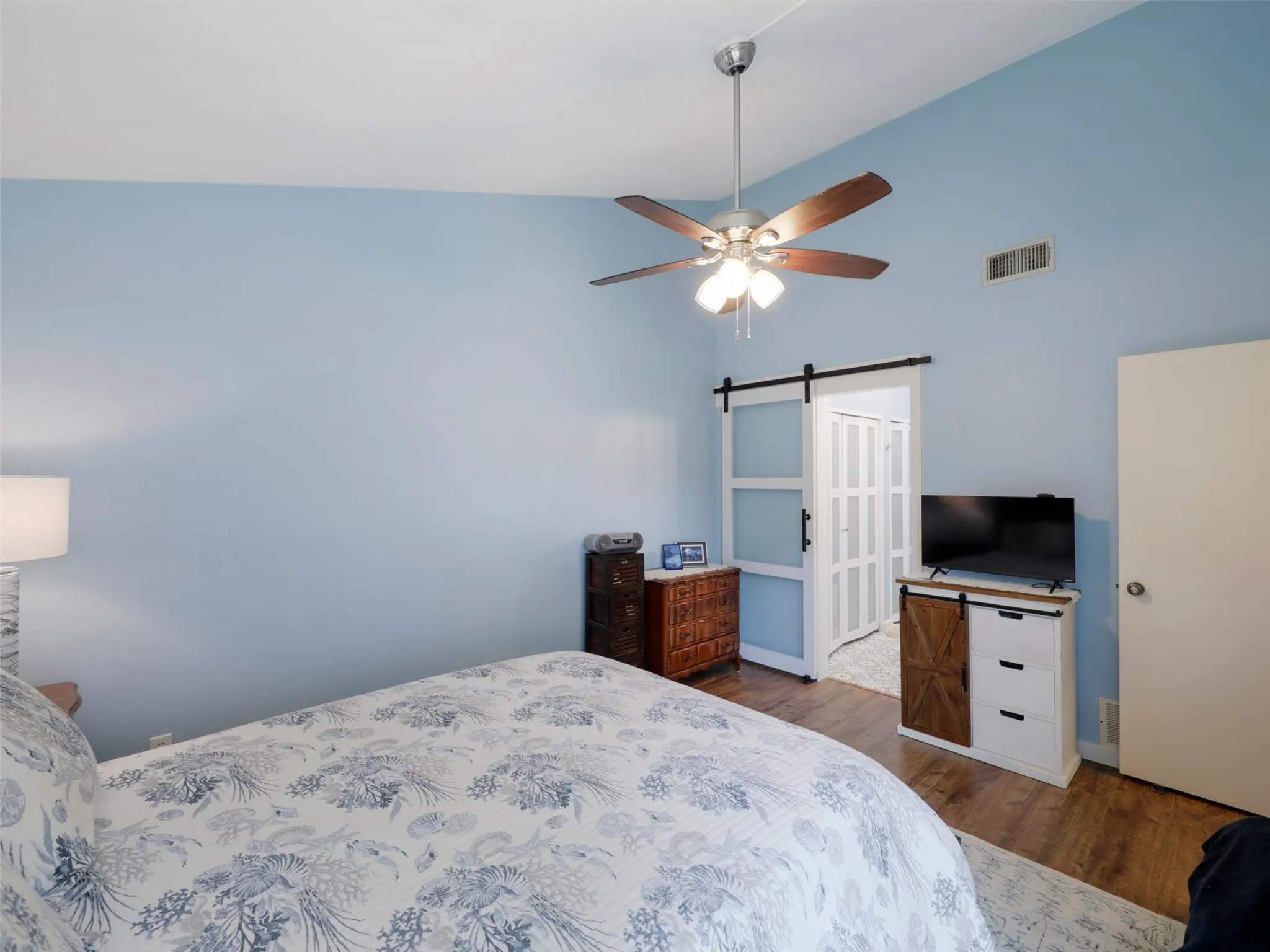 Condominium For Sale in Collin County , 2204 W Park Boulevard 2803, Plano, Texas 75075, 2 Bedroom, 2 Bathroom, Garage spaces, 1,037 Sqft, built in 1982, mls#21371021, Real Estate Agent in Plano, Homes For Sale in Collin county, Homes For Sale in Plano, Realtor in Plano Texas, Real Estate Brokerage Independent Realty Texas, Luminita Cordes Realtor