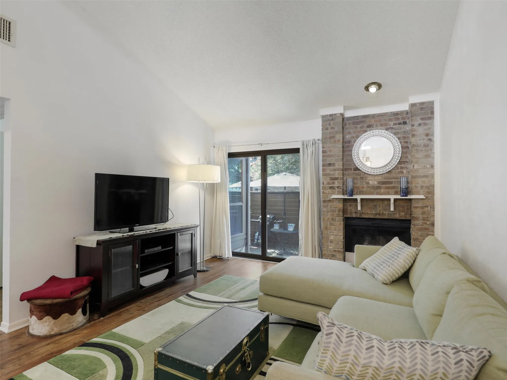 Condominium For Sale in Collin County , 2204 W Park Boulevard 2803, Plano, Texas 75075, 2 Bedroom, 2 Bathroom, Garage spaces, 1,037 Sqft, built in 1982, mls#21371021, Real Estate Agent in Plano, Homes For Sale in Collin county, Homes For Sale in Plano, Realtor in Plano Texas, Real Estate Brokerage Independent Realty Texas, Luminita Cordes Realtor