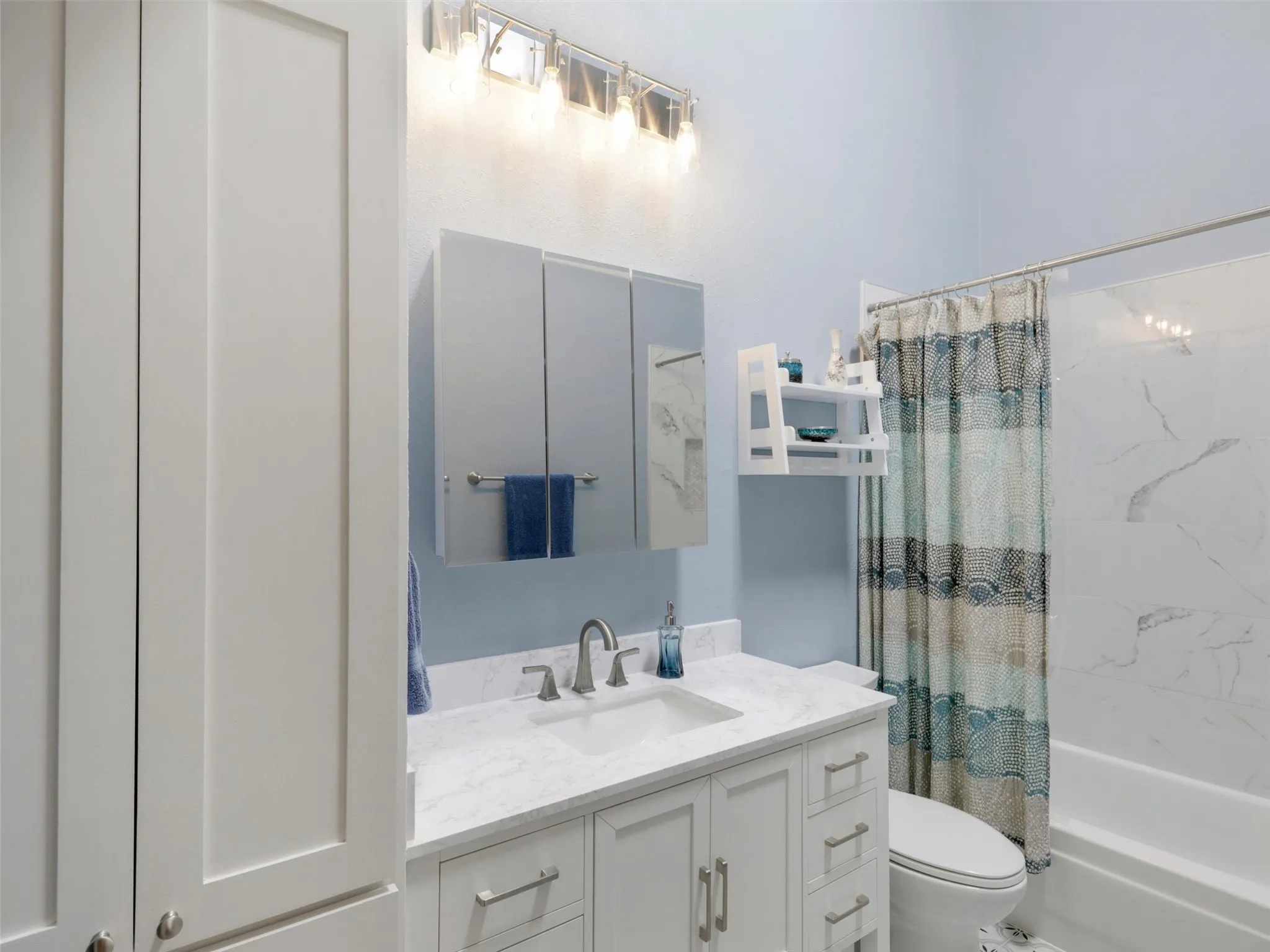 Condominium For Sale in Collin County , 2204 W Park Boulevard 2803, Plano, Texas 75075, 2 Bedroom, 2 Bathroom, Garage spaces, 1,037 Sqft, built in 1982, mls#21371021, Real Estate Agent in Plano, Homes For Sale in Collin county, Homes For Sale in Plano, Realtor in Plano Texas, Real Estate Brokerage Independent Realty Texas, Luminita Cordes Realtor