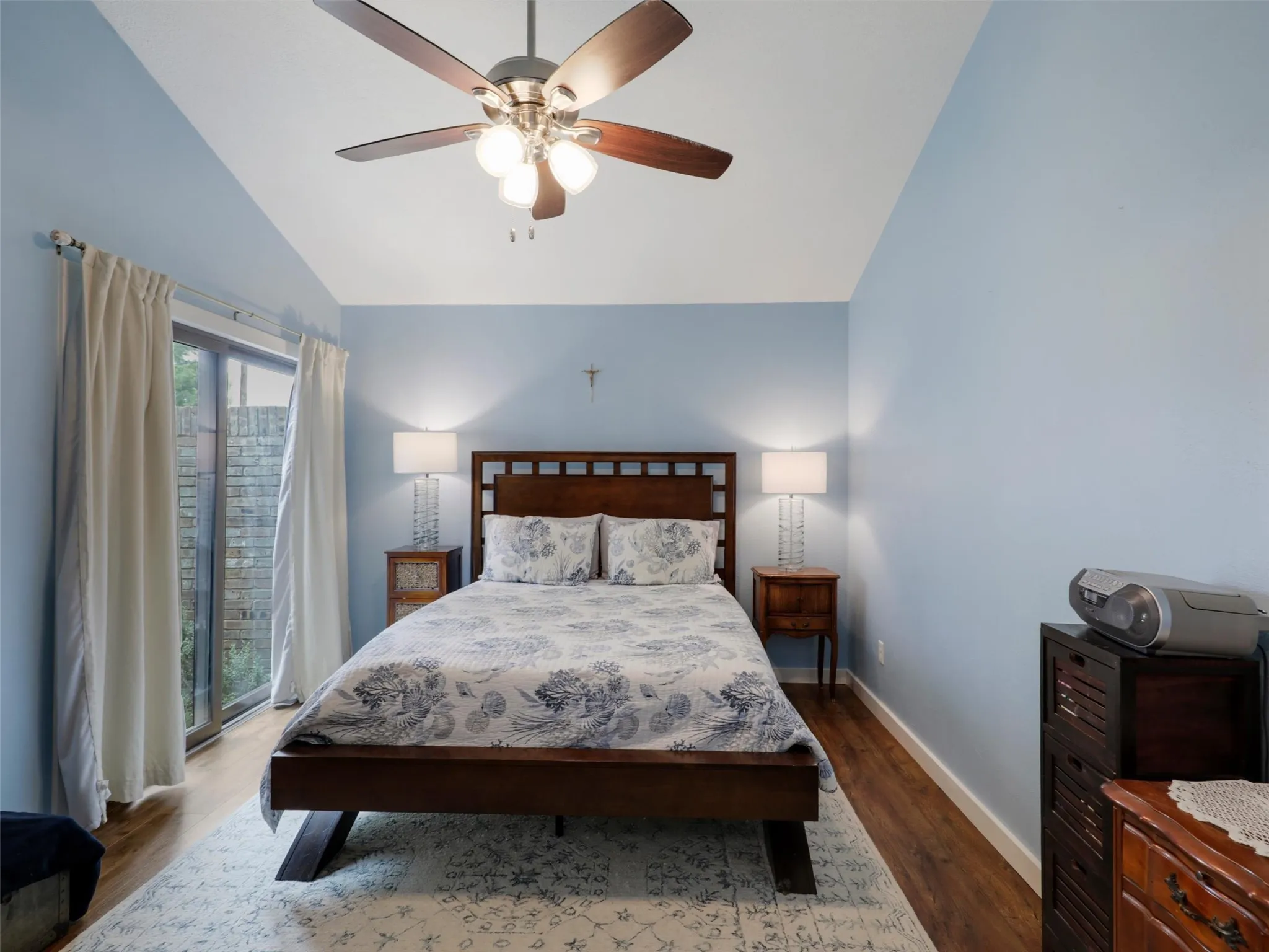 Condominium For Sale in Collin County , 2204 W Park Boulevard 2803, Plano, Texas 75075, 2 Bedroom, 2 Bathroom, Garage spaces, 1,037 Sqft, built in 1982, mls#21371021, Real Estate Agent in Plano, Homes For Sale in Collin county, Homes For Sale in Plano, Realtor in Plano Texas, Real Estate Brokerage Independent Realty Texas, Luminita Cordes Realtor