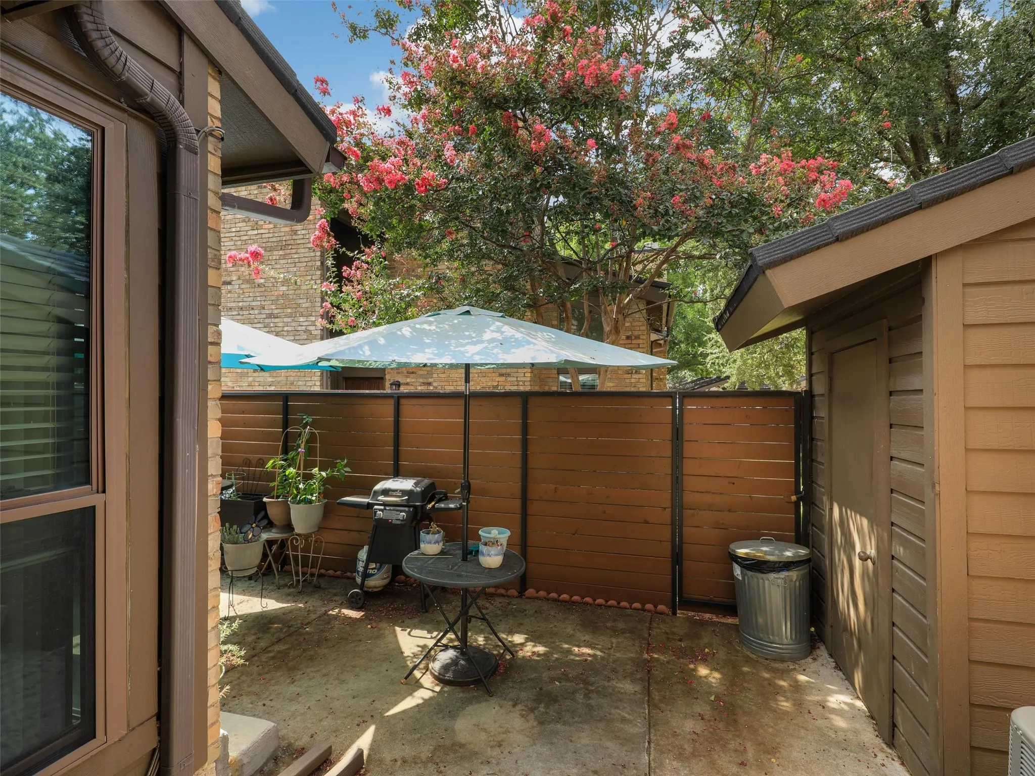 Condominium For Sale in Collin County , 2204 W Park Boulevard 2803, Plano, Texas 75075, 2 Bedroom, 2 Bathroom, Garage spaces, 1,037 Sqft, built in 1982, mls#21371021, Real Estate Agent in Plano, Homes For Sale in Collin county, Homes For Sale in Plano, Realtor in Plano Texas, Real Estate Brokerage Independent Realty Texas, Luminita Cordes Realtor