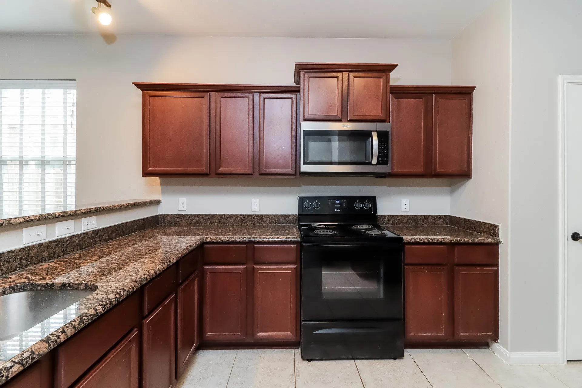 Single Family Residence For Rent in Tarrant County , 6205 Ryan Creek Road, Fort Worth, Texas 76179, 3 Bedroom, 2 Bathroom, 2 Garage spaces, 1,597 Sqft, built in 2015, mls#21371284, Real Estate Agent in Fort Worth, Homes For Rent in Tarrant county, Homes For Rent in Fort Worth, Realtor in Fort Worth Texas, Real Estate Brokerage Independent Realty Texas, Luminita Cordes Realtor